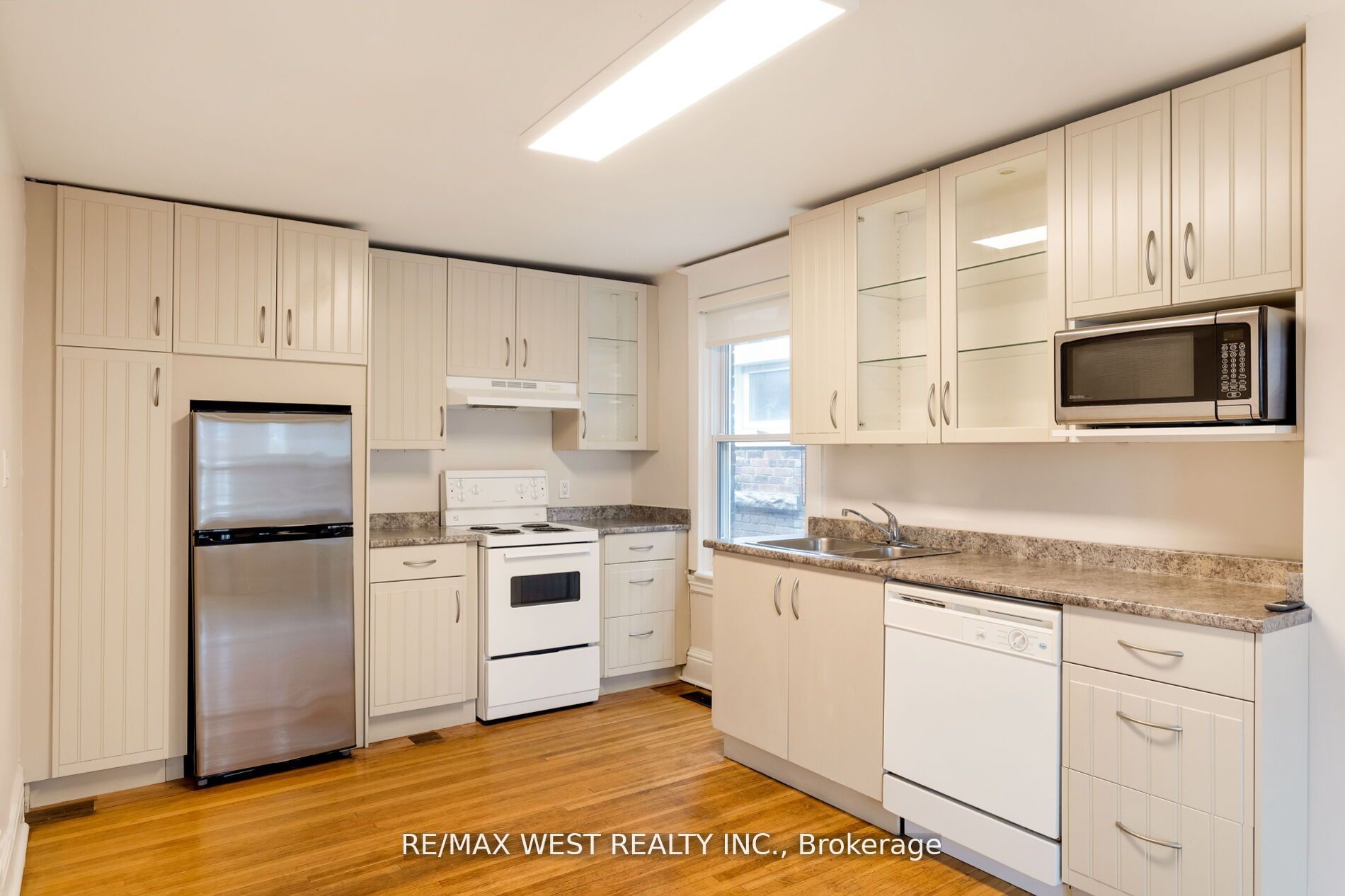 96 Roncesvalles Avenue Property Photo 33