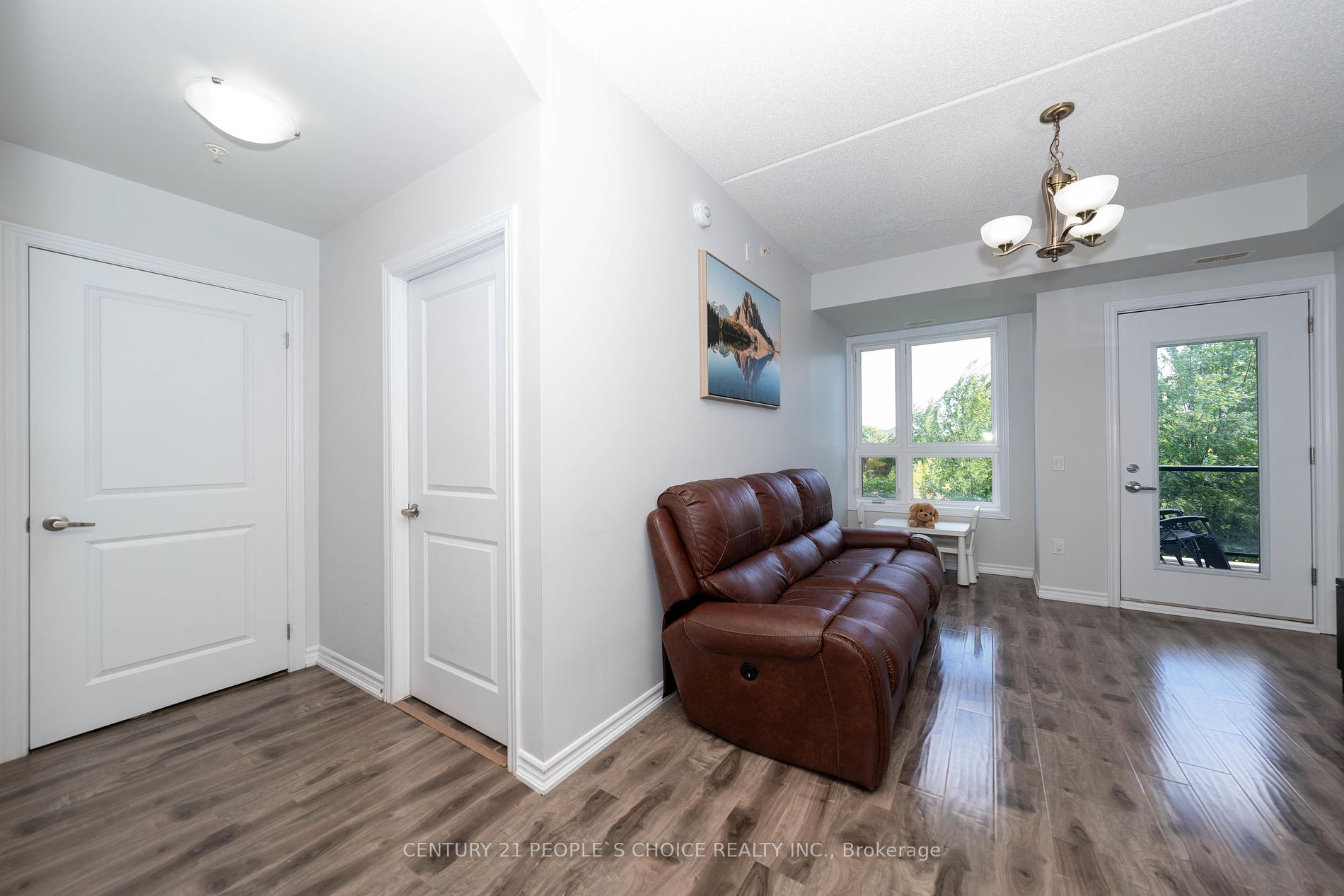 640 Sauve St Property Photo 2