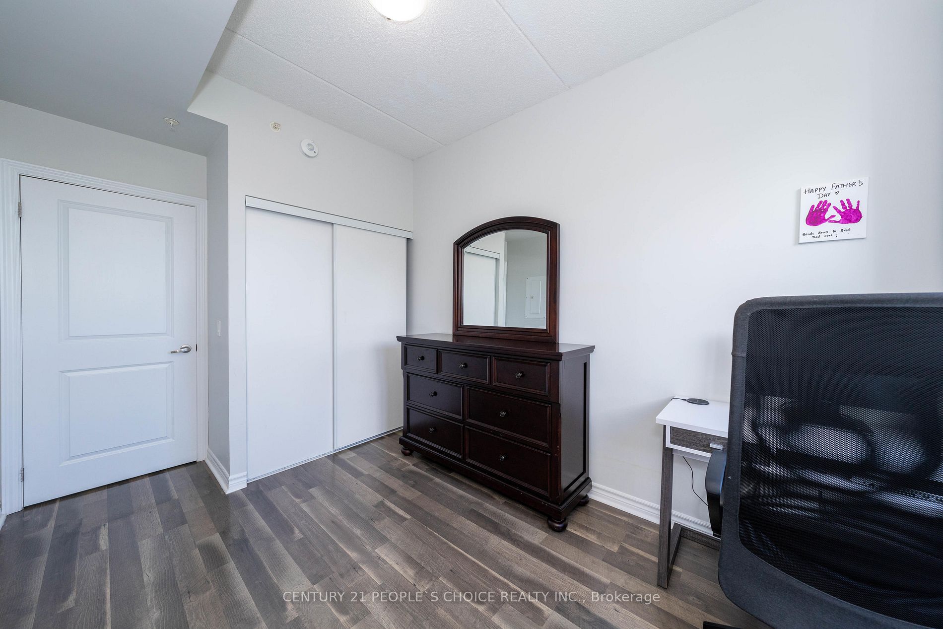 640 Sauve St Property Photo 8
