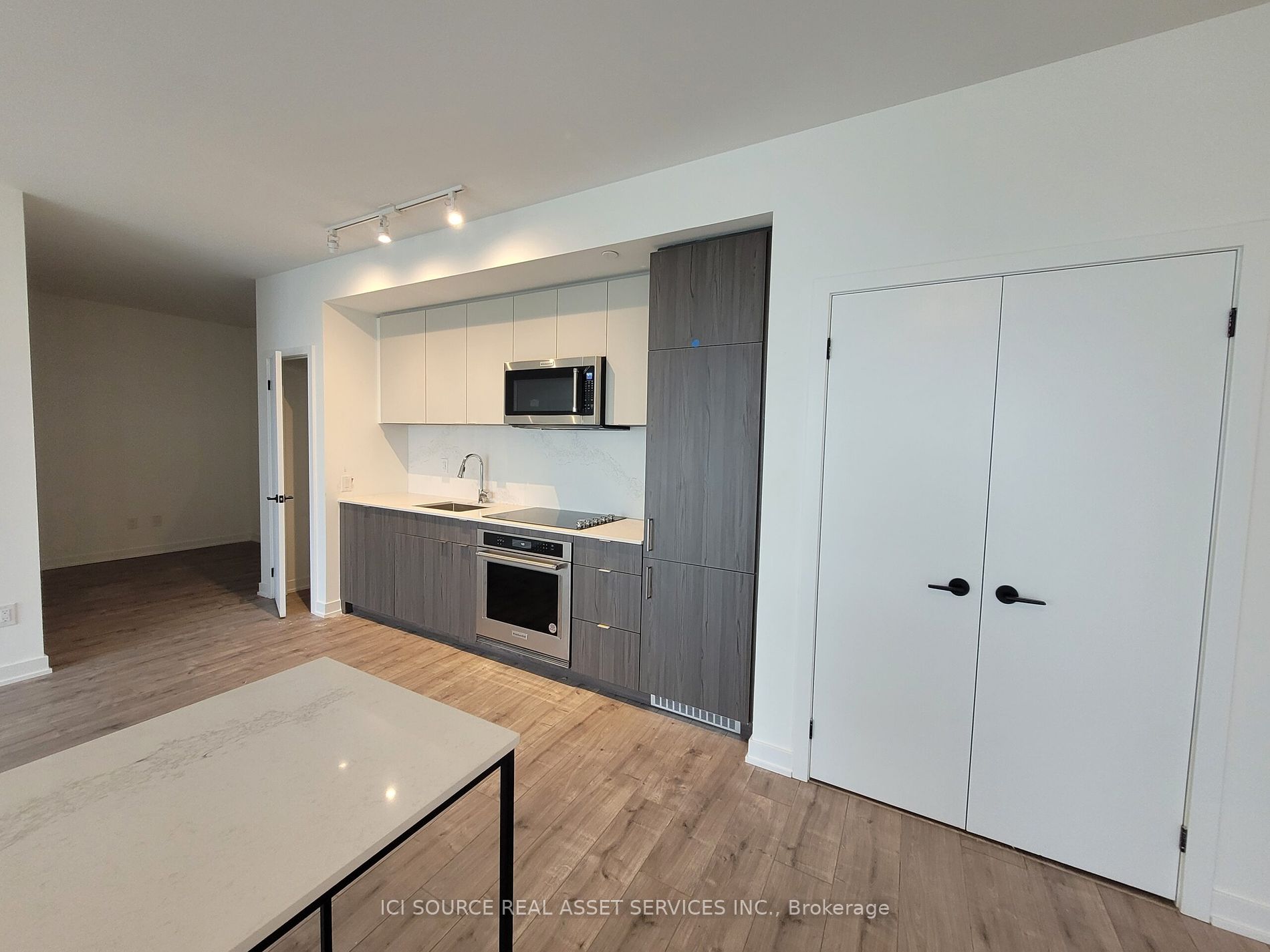 230 Missinnihe Way Property Photo