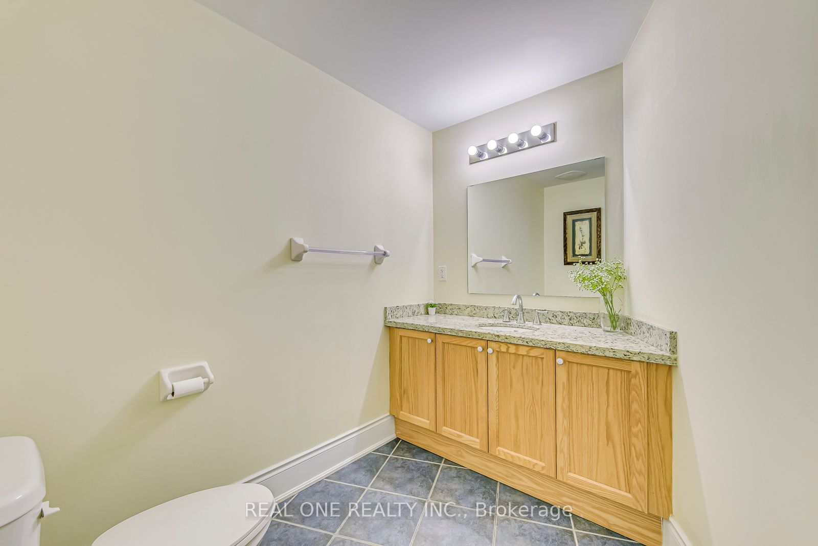 9071 Derry Rd Property Photo 14