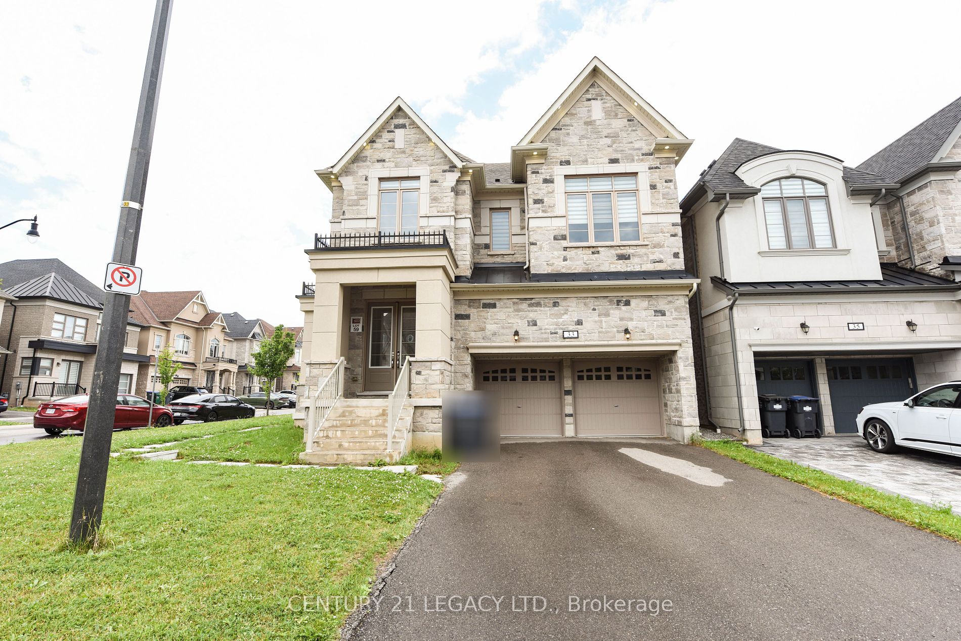 33 Lyle Way Property Photo