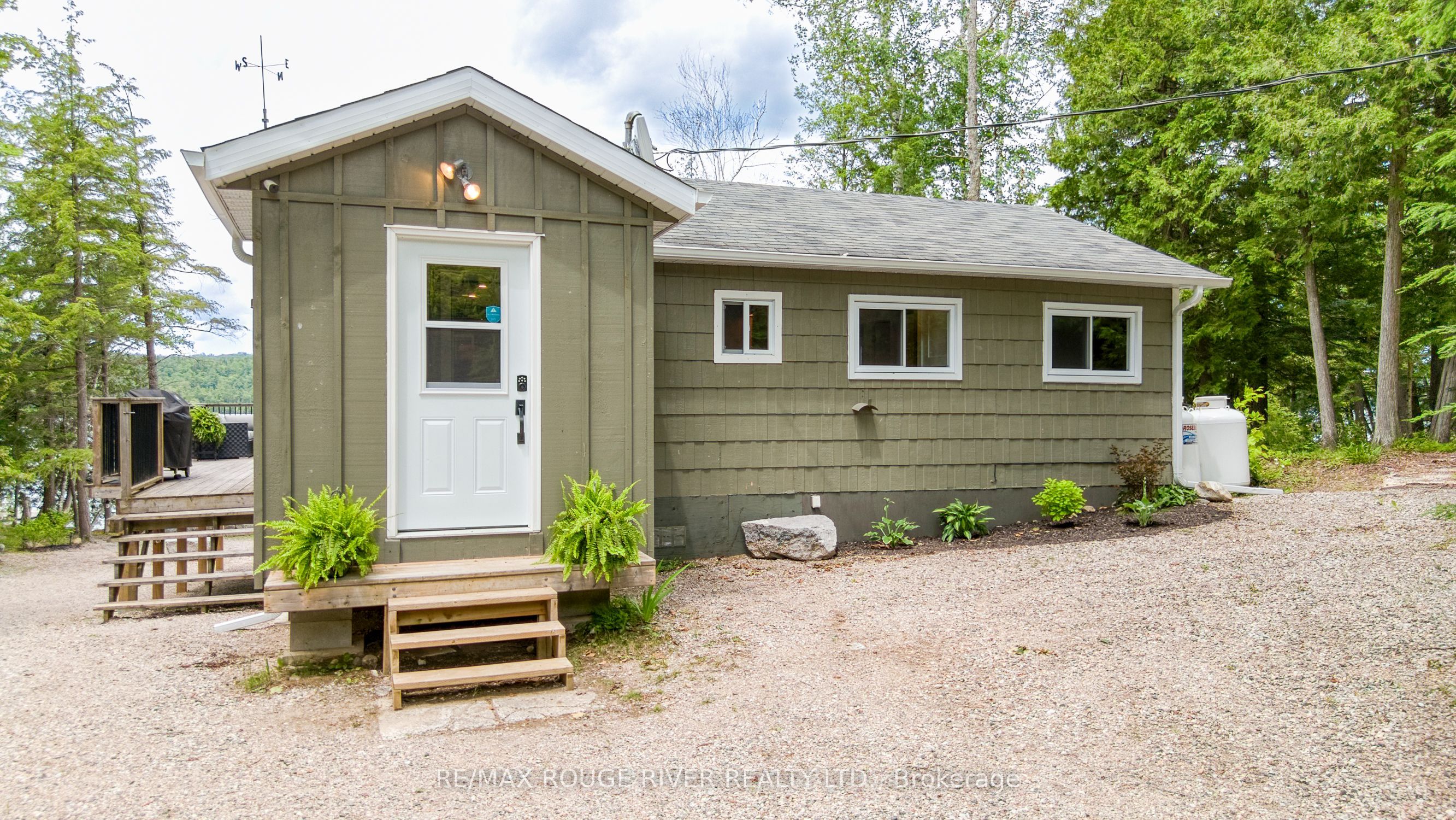 1039 West Cottage Drive Property Photo 11