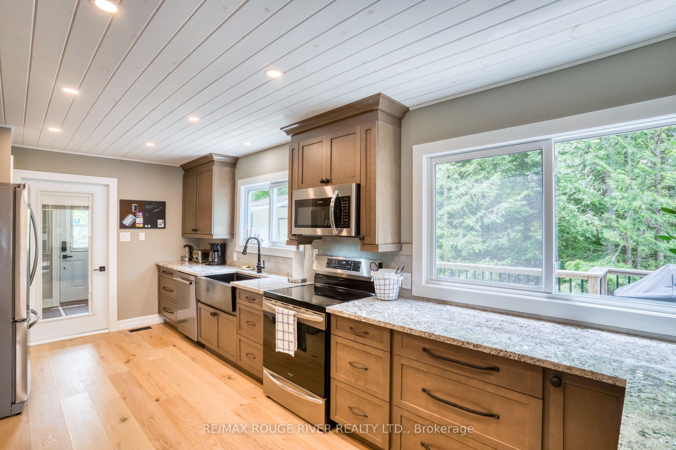 1039 West Cottage Drive Property Photo 13