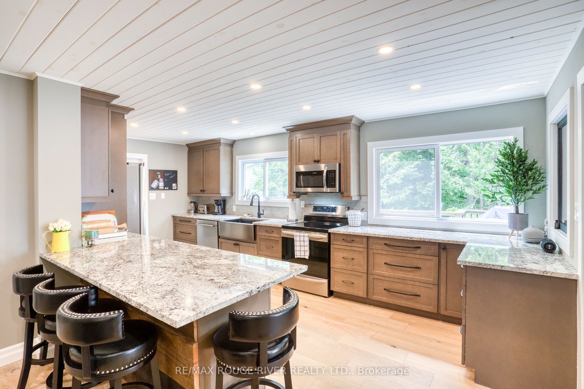 1039 West Cottage Drive Property Photo 16