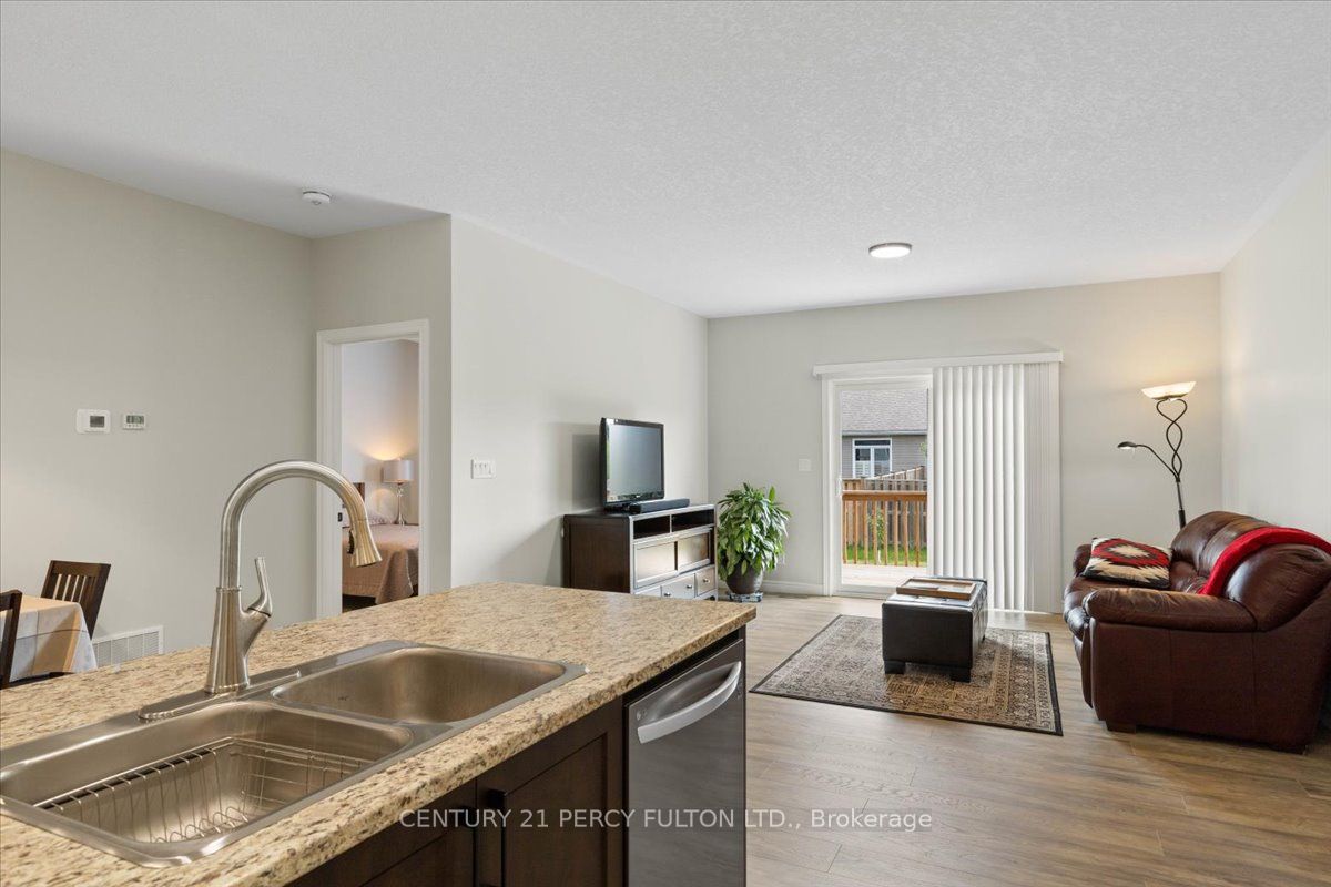 16 Dayton Court Property Photo 5