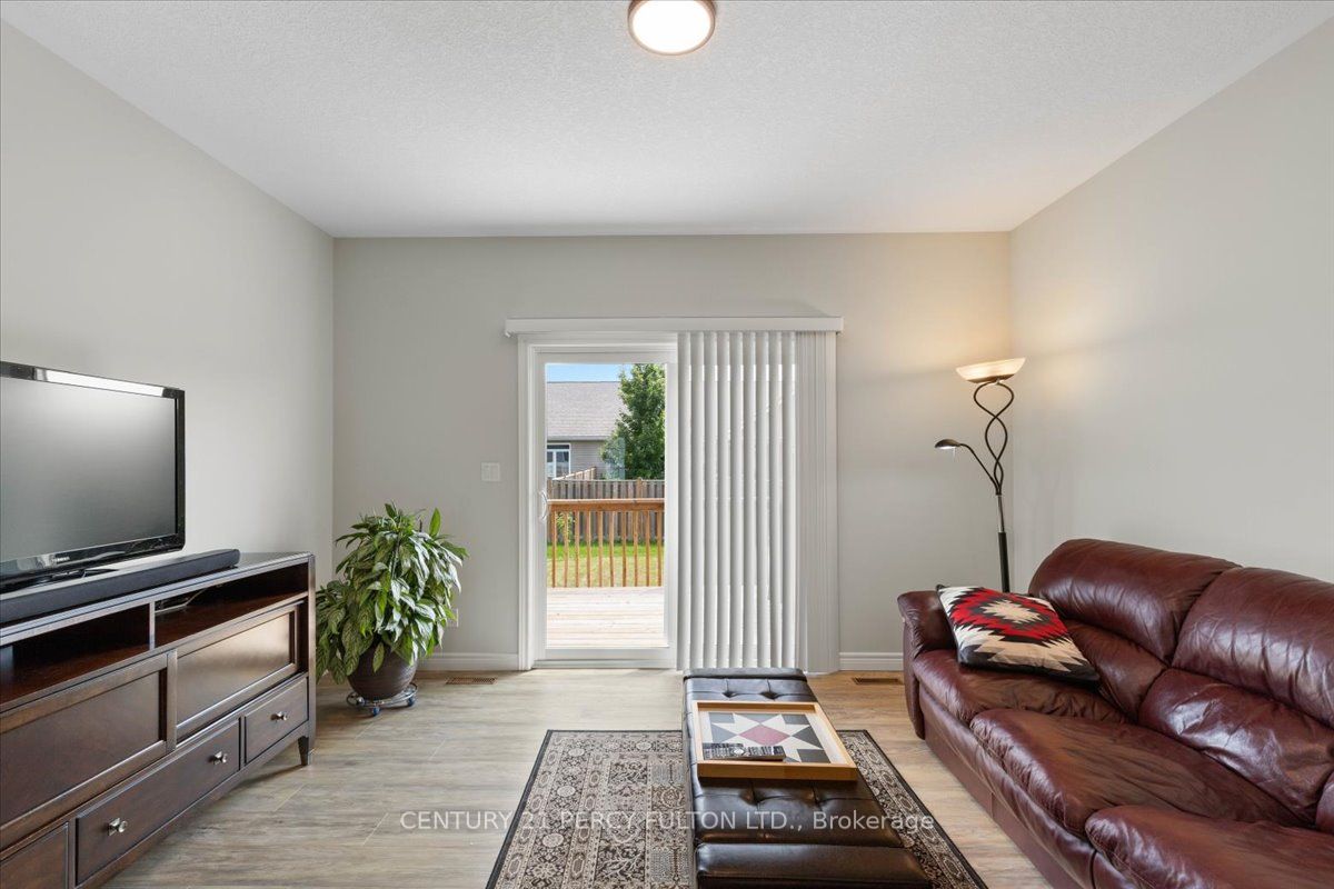 16 Dayton Court Property Photo 6