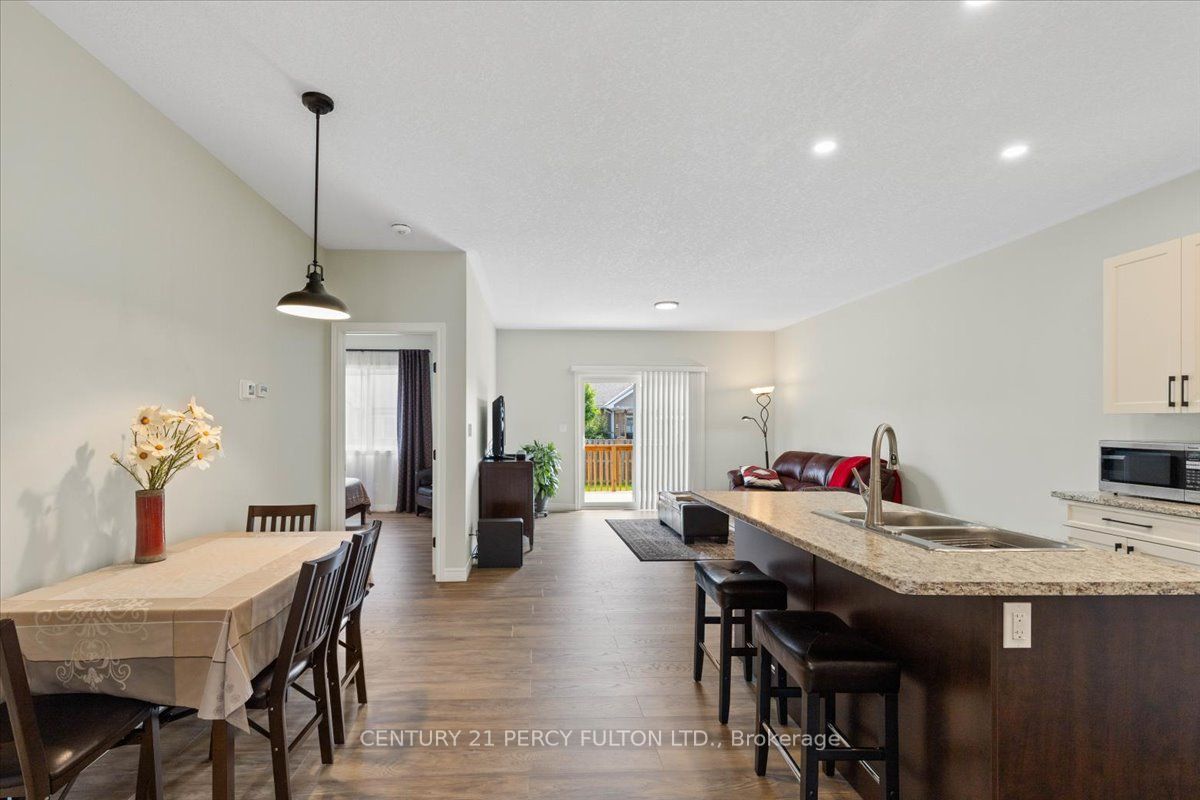 16 Dayton Court Property Photo 7