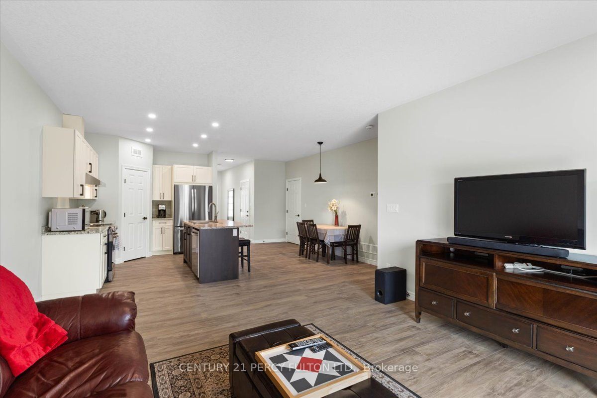 16 Dayton Court Property Photo 9
