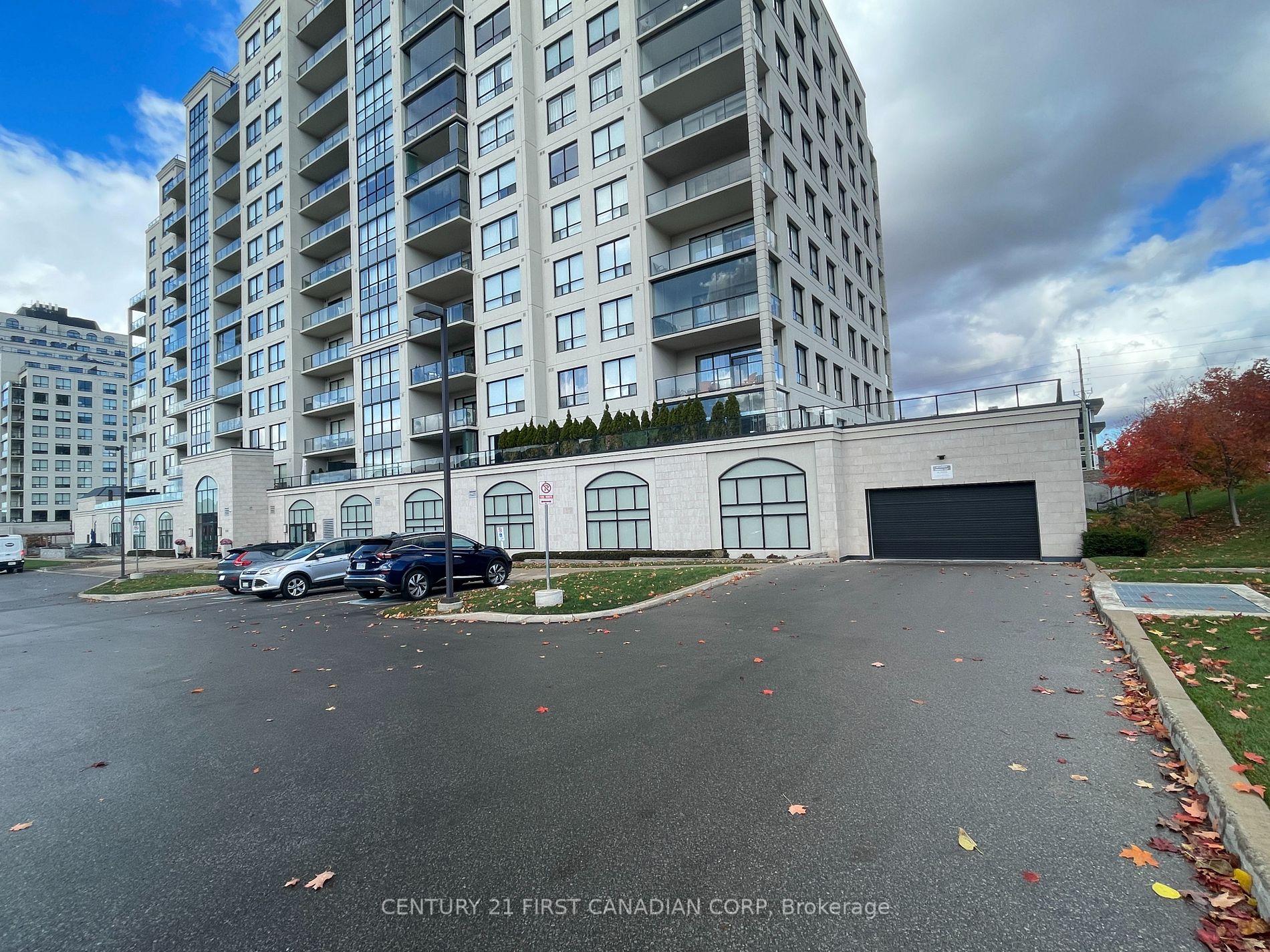 240 Villagewalk Blvd Property Photo