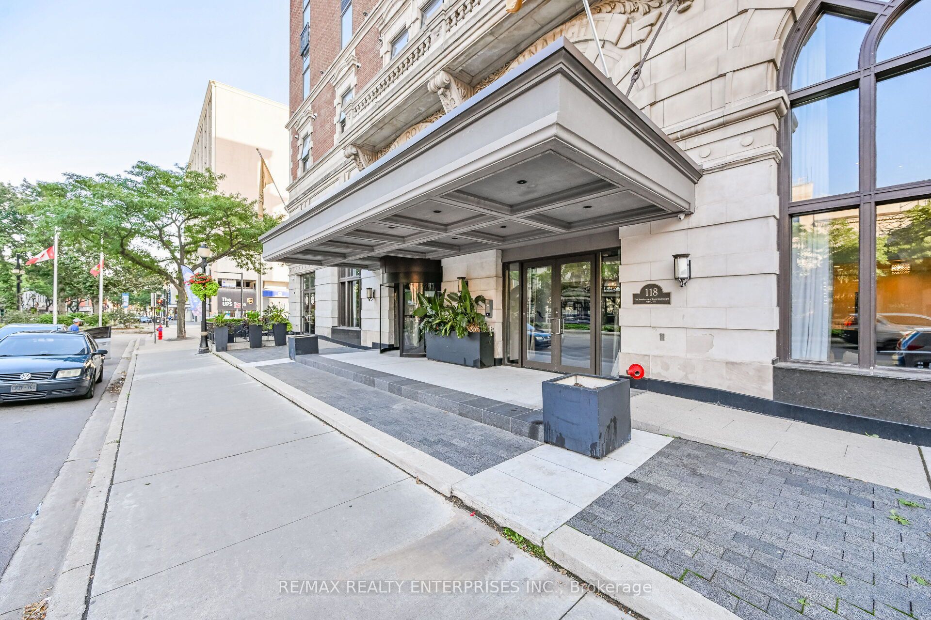 #ph05 - 112 King Street Property Photo 2