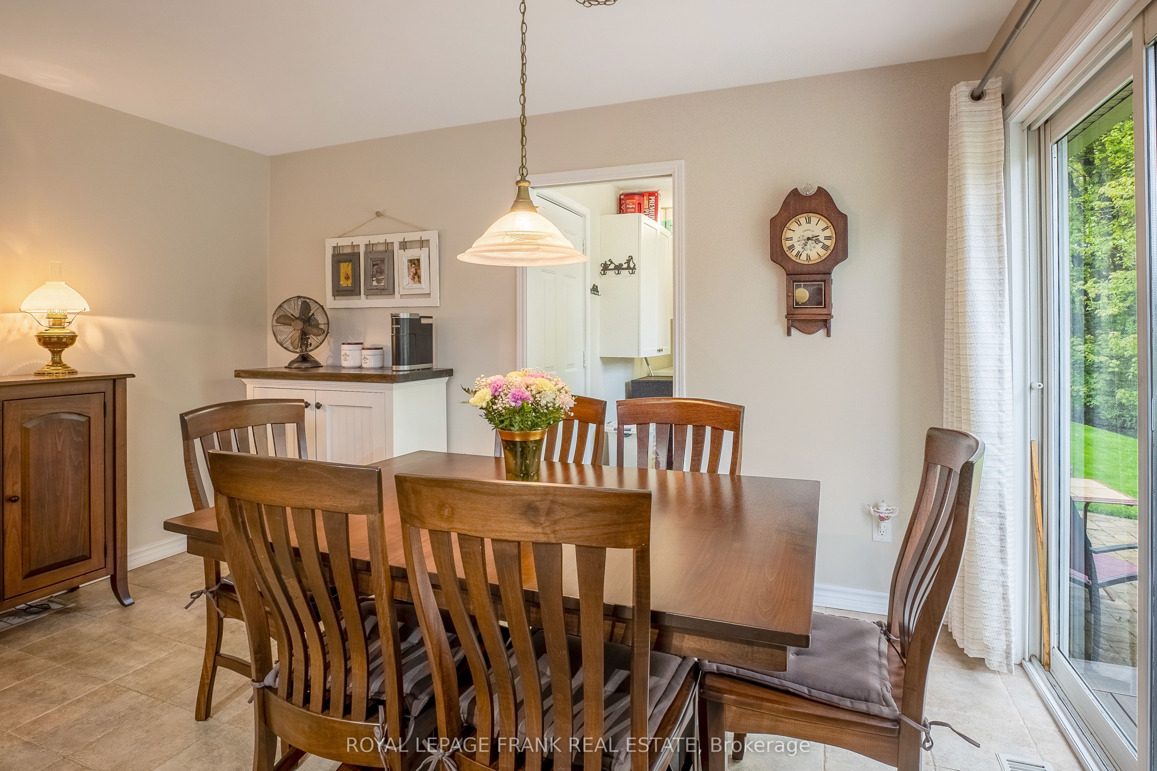 6 Ellard Court Property Photo 8