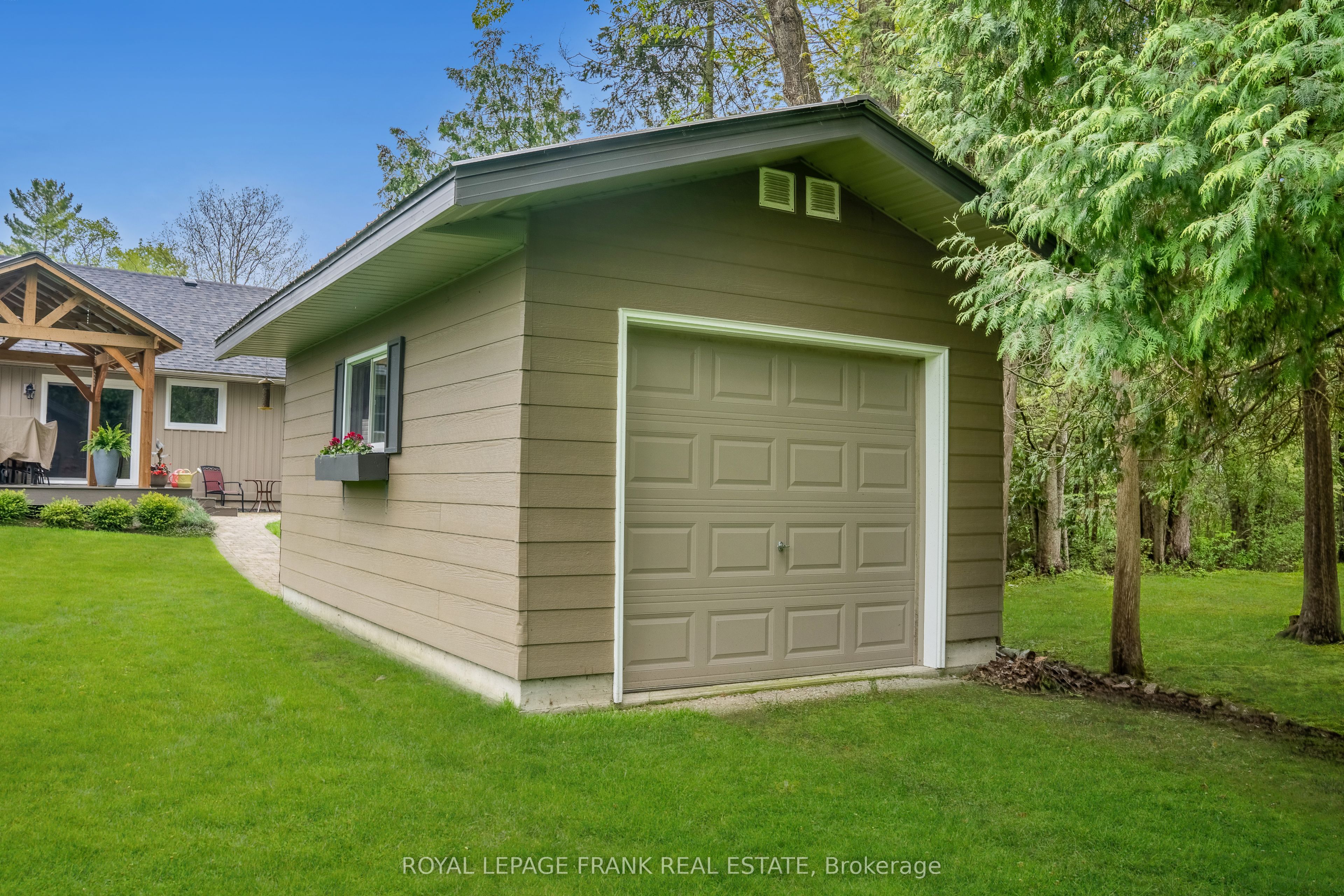 6 Ellard Court Property Photo 20