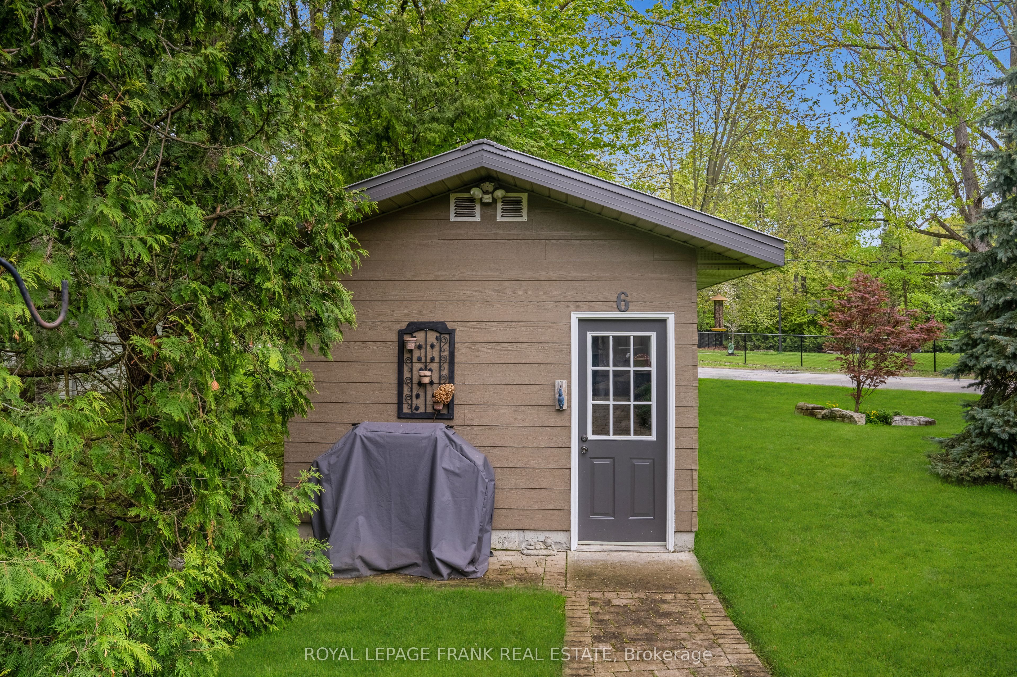 6 Ellard Court Property Photo 21