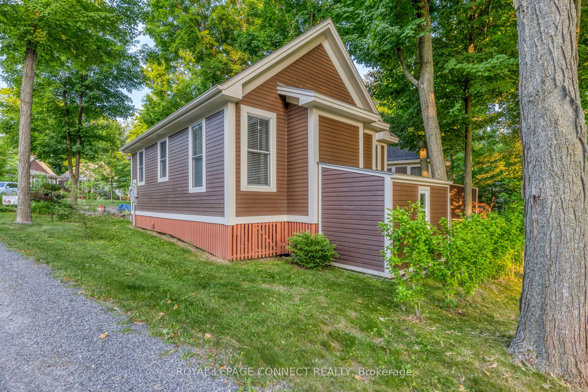 #129 - 2 Chipmunk Lane Property Photo 4