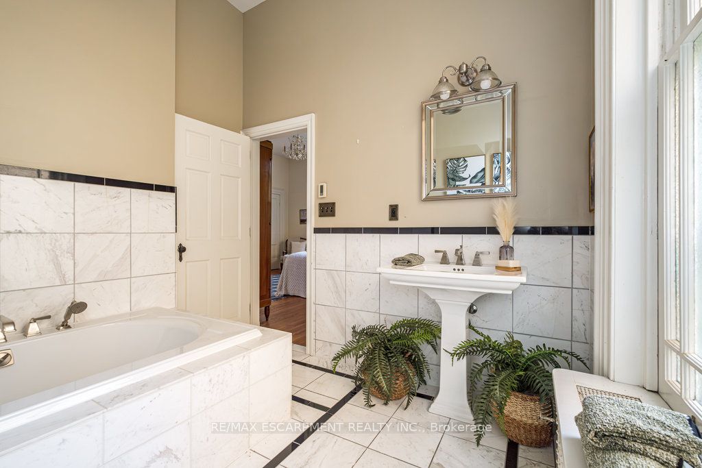 30 South Street Property Photo 27