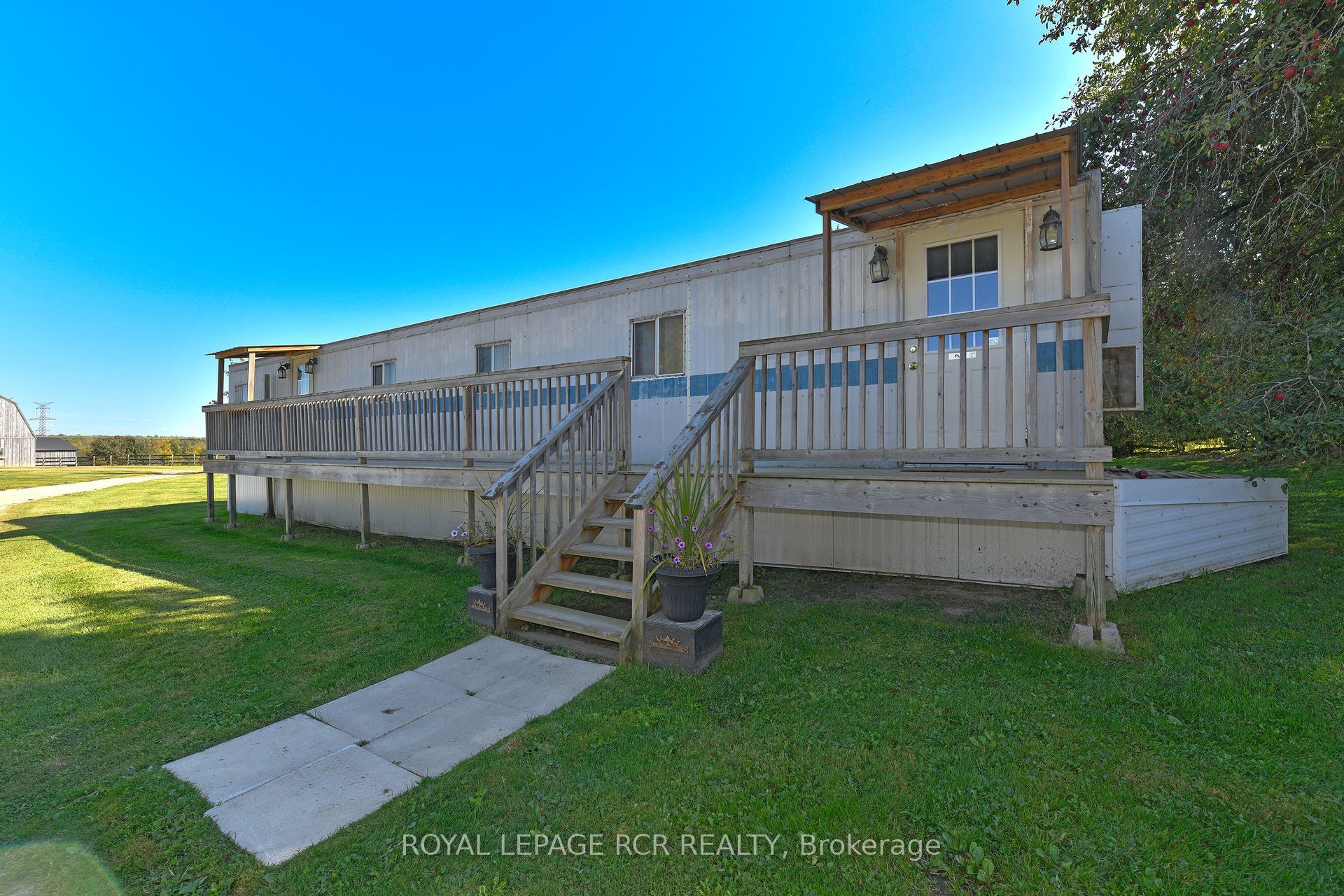 071533 10th Line Property Photo 16