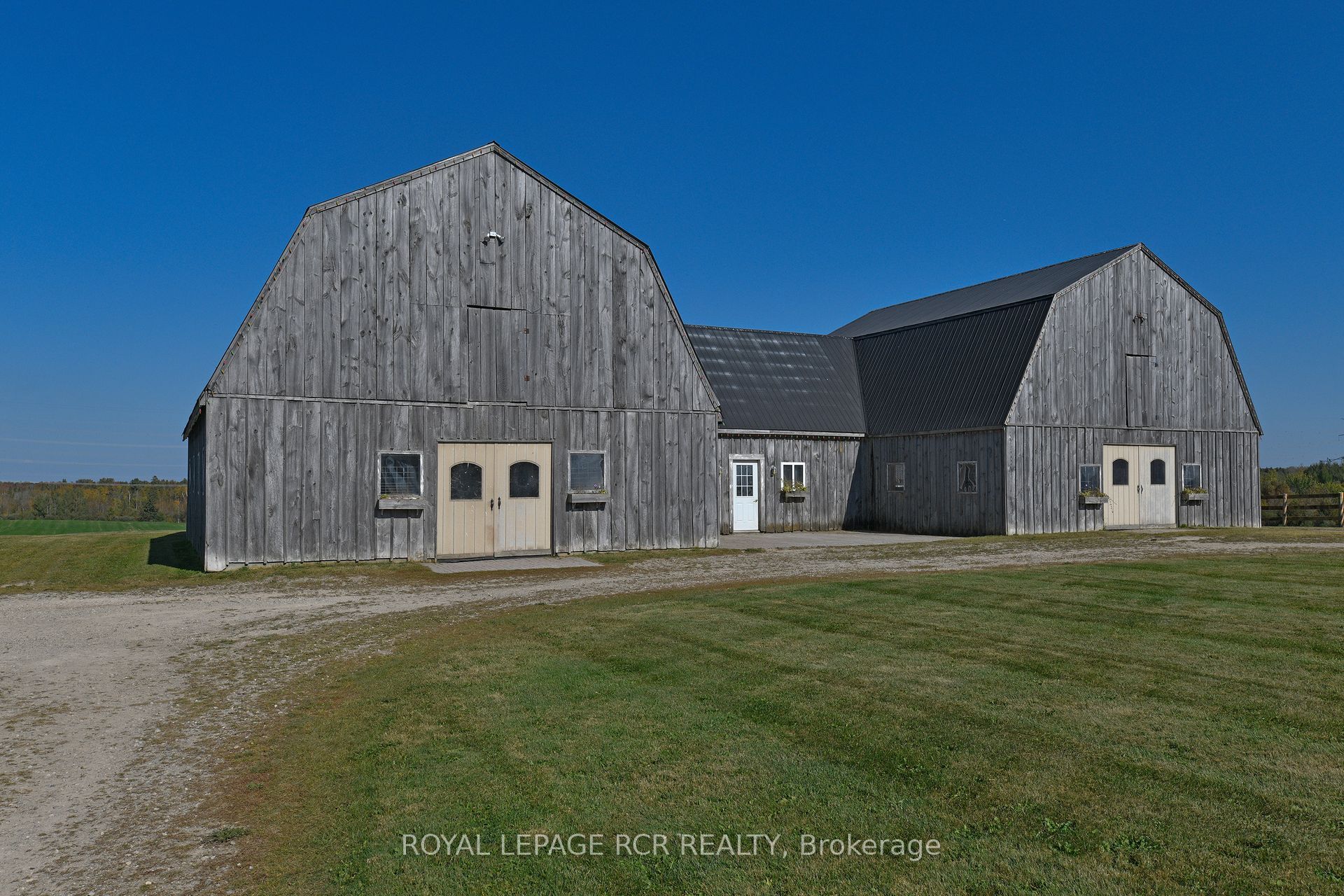 071533 10th Line Property Photo 18