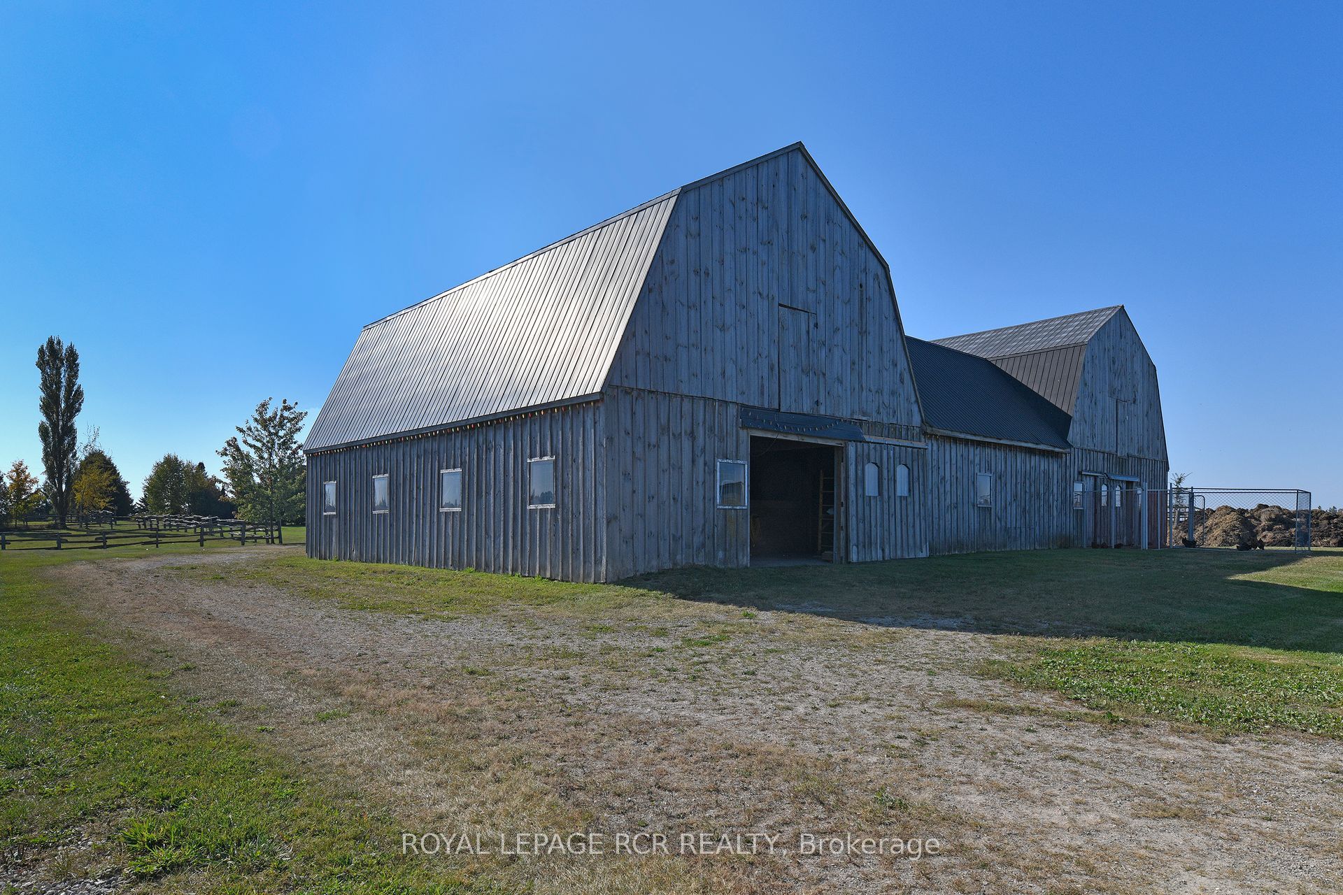 071533 10th Line Property Photo 23
