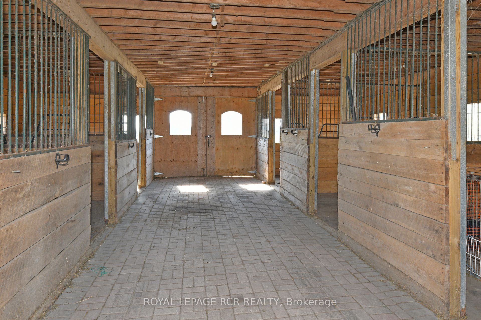 071533 10th Line Property Photo 24
