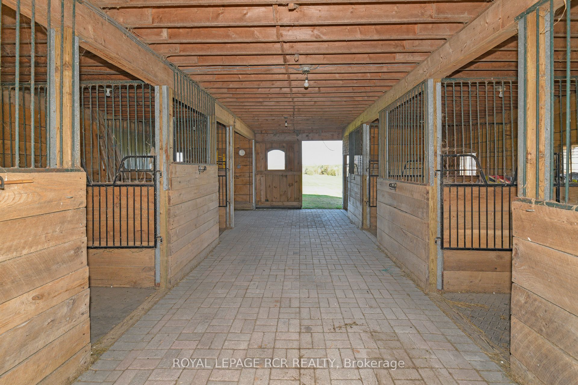 071533 10th Line Property Photo 25