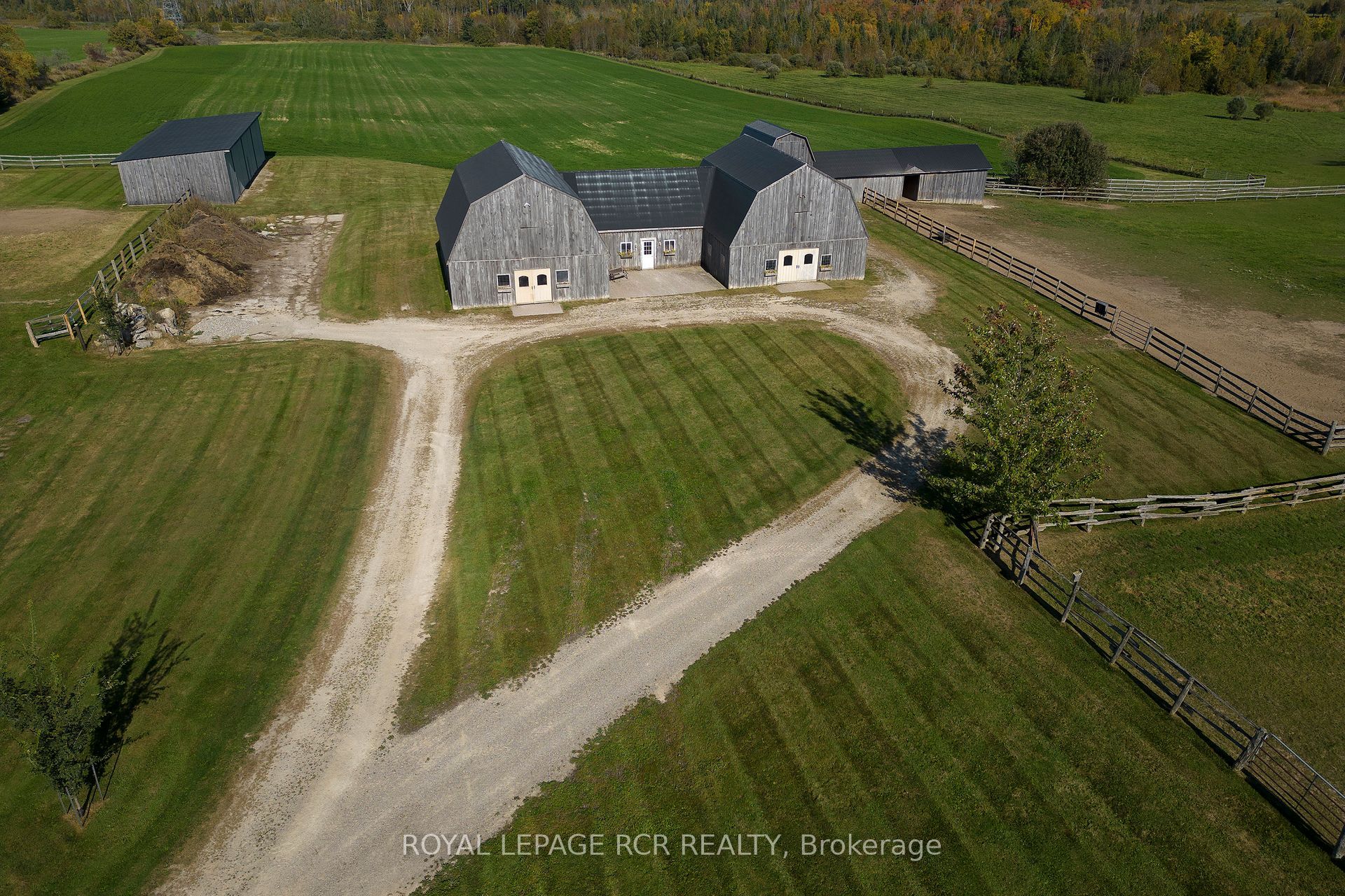 071533 10th Line Property Photo 33
