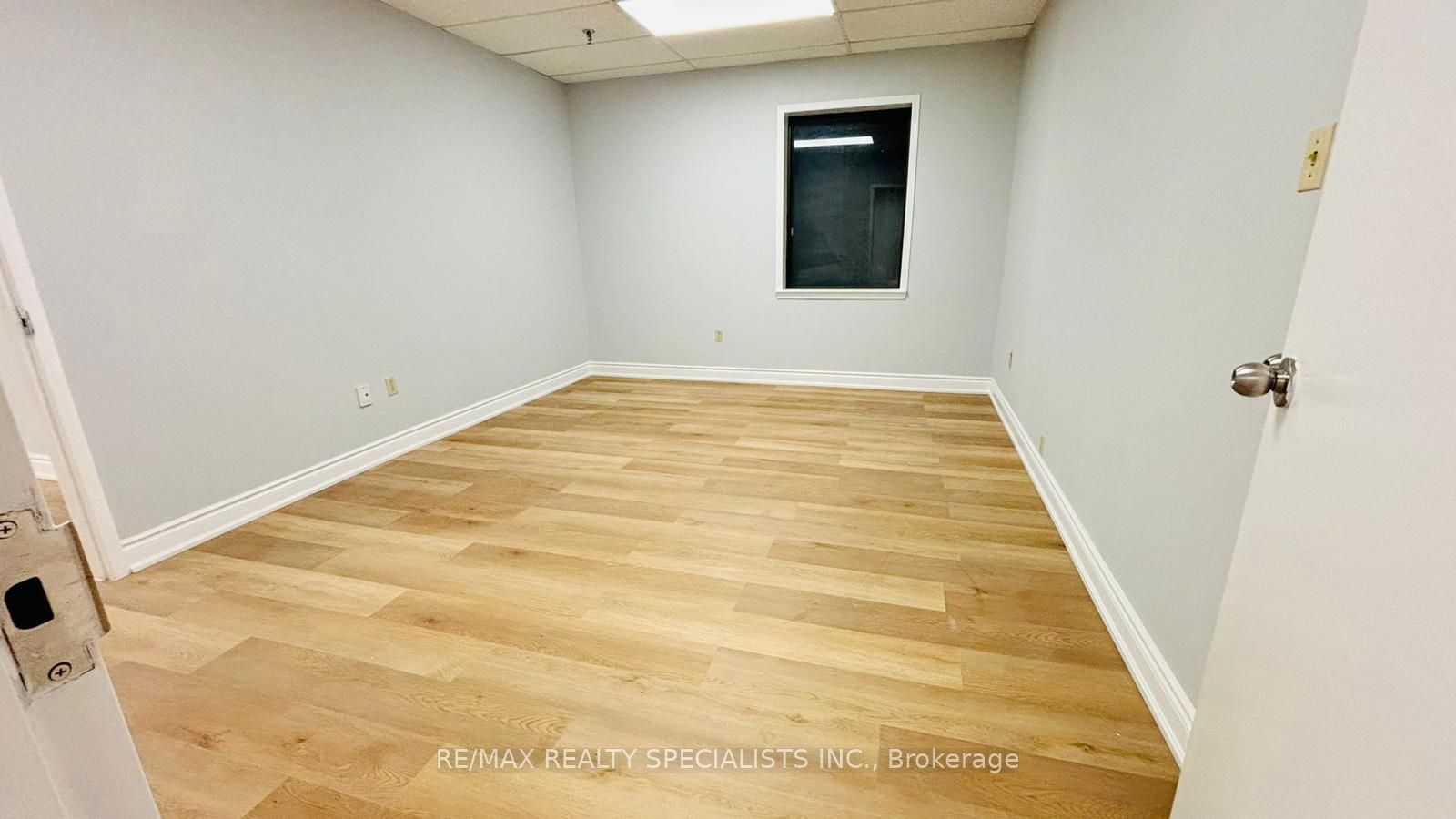45 Cowansview Rd Property Photo 10