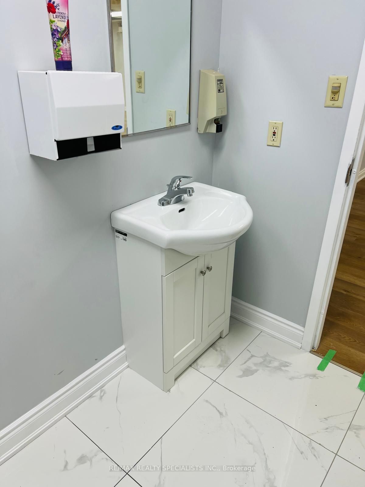 45 Cowansview Rd Property Photo 11