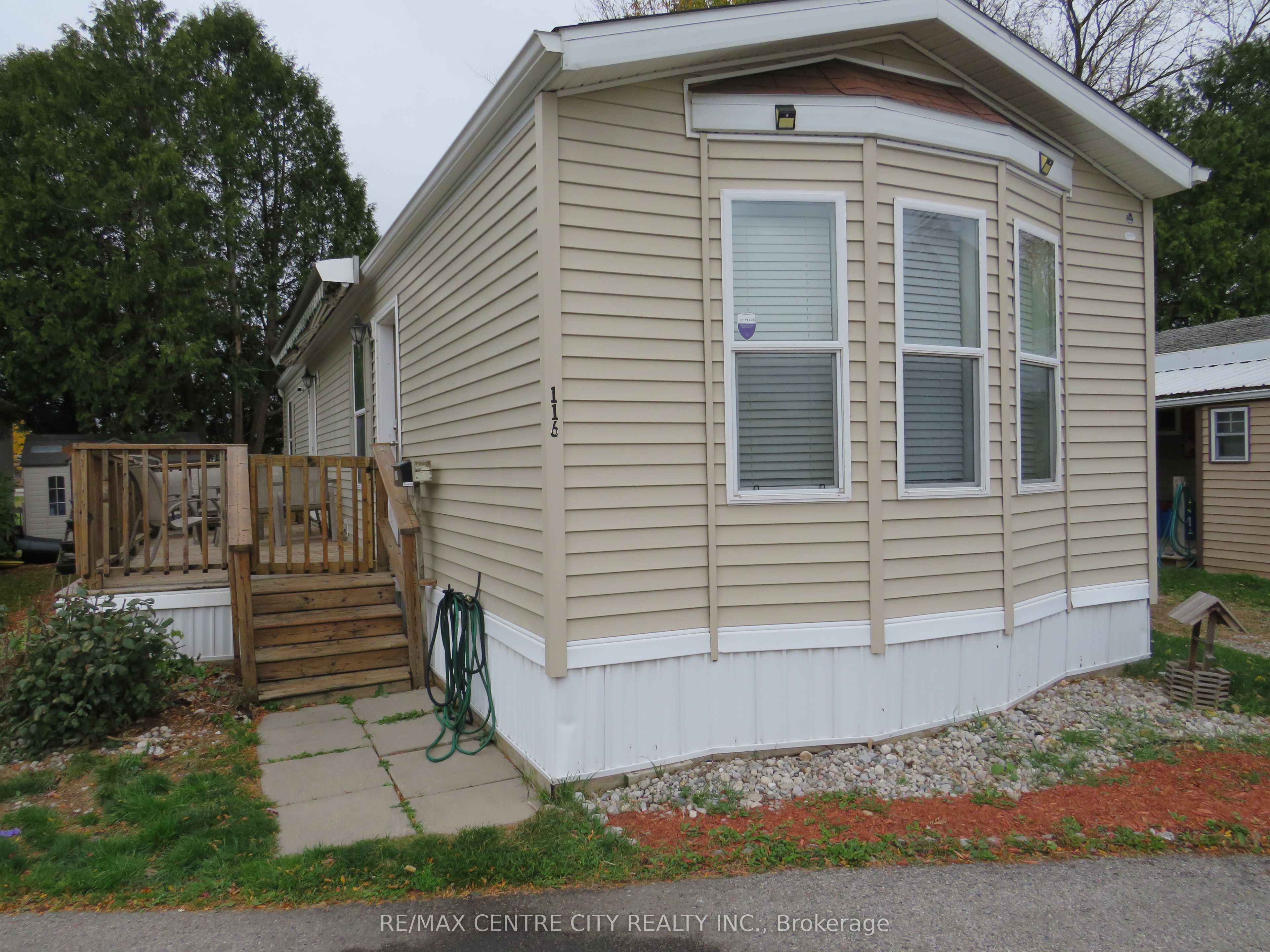 #116 - 2189 Dundas Street Property Photo 2