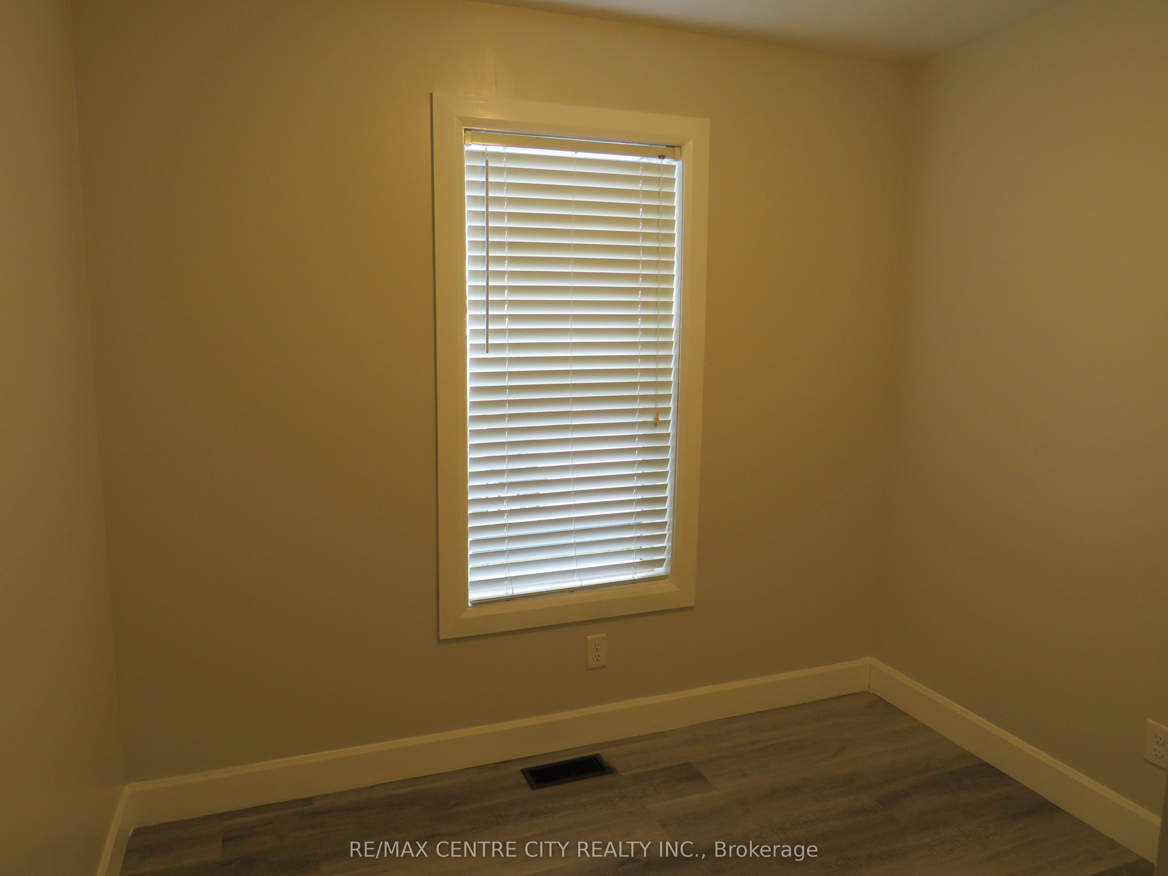 #116 - 2189 Dundas Street Property Photo 14