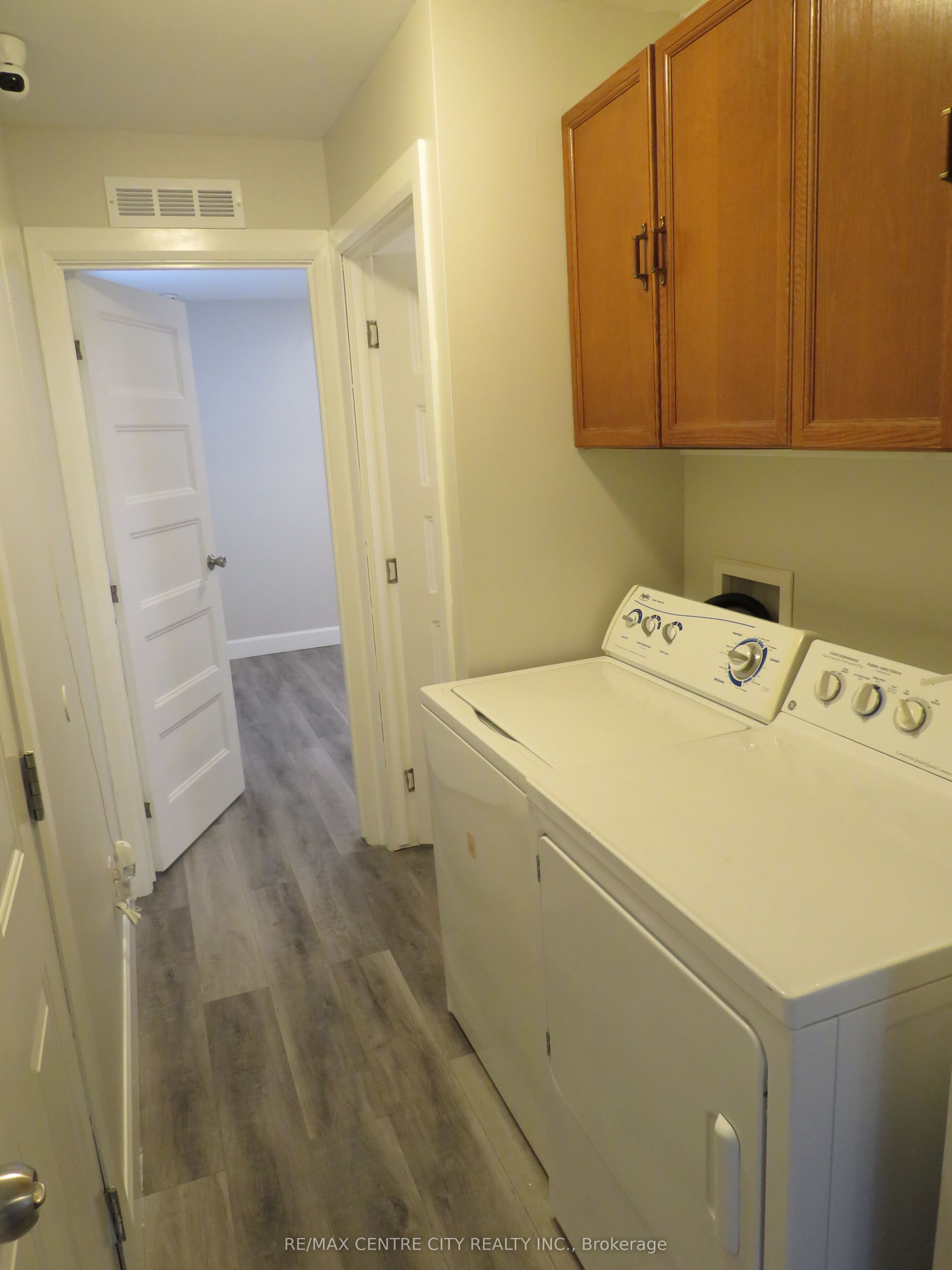 #116 - 2189 Dundas Street Property Photo 15