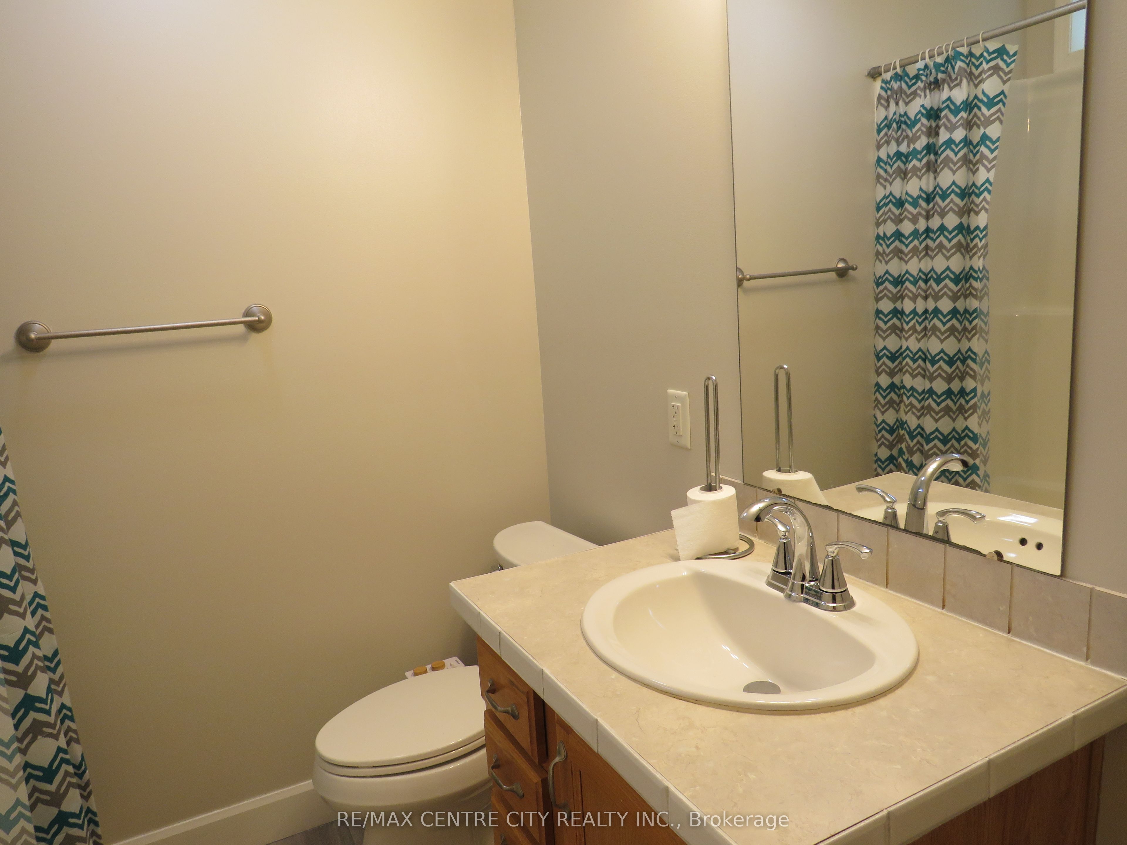 #116 - 2189 Dundas Street Property Photo 18