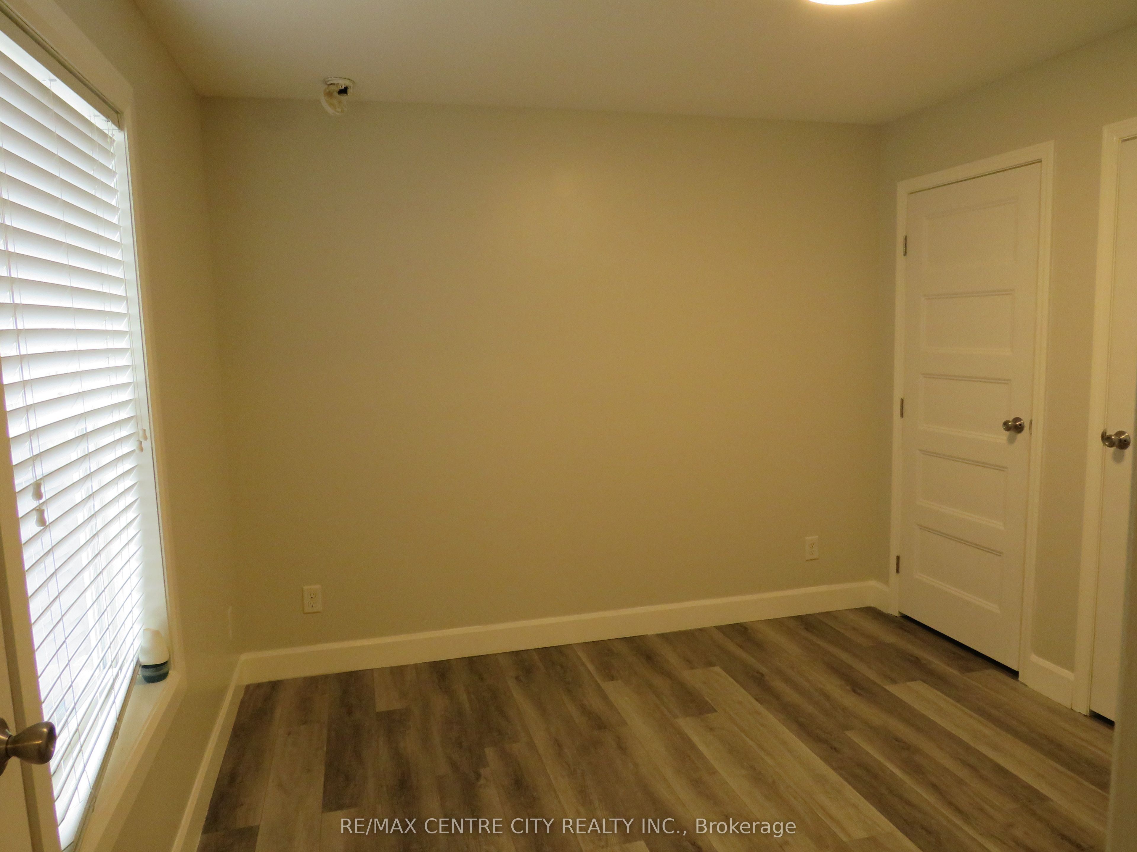 #116 - 2189 Dundas Street Property Photo 19