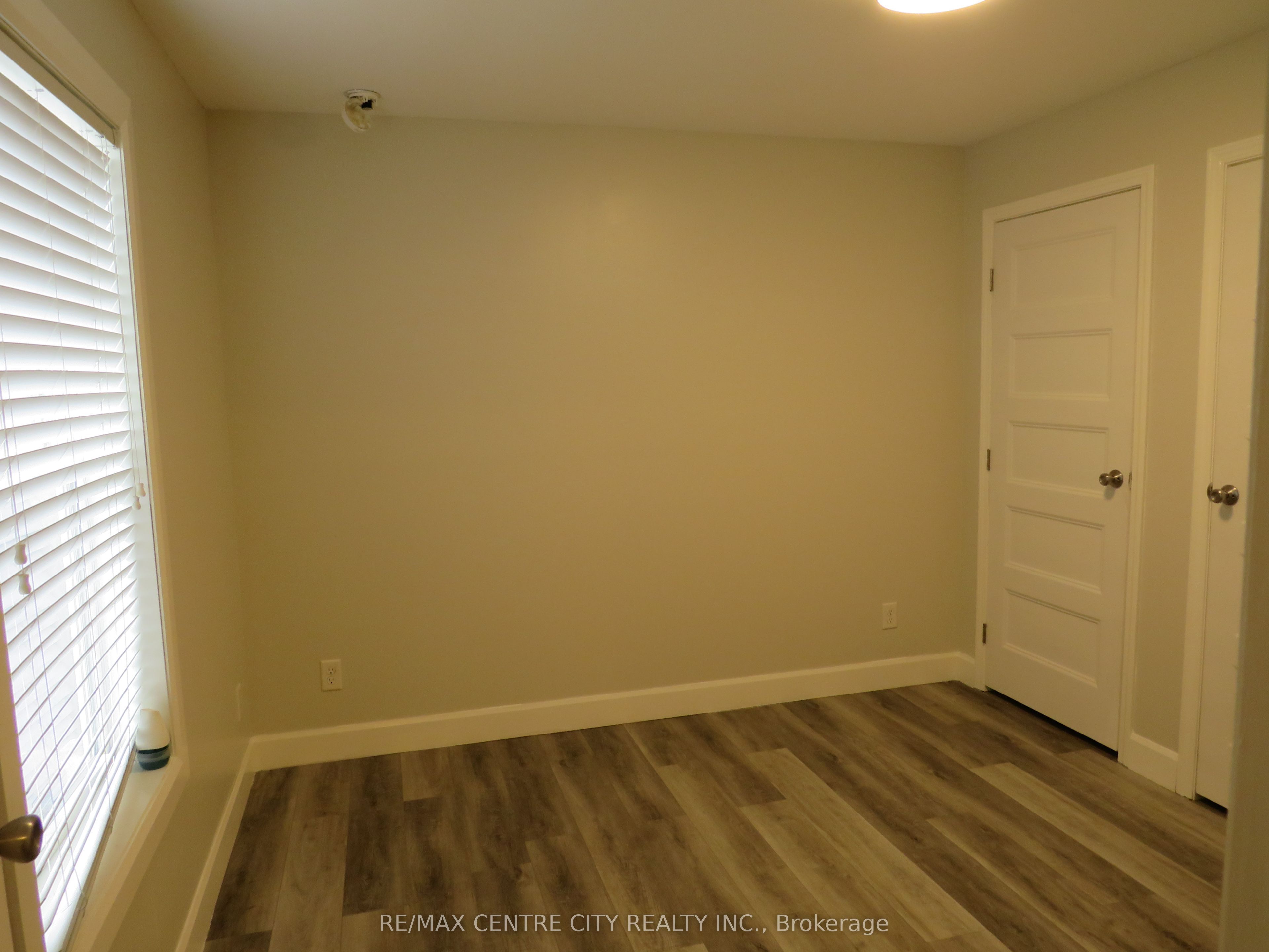 #116 - 2189 Dundas Street Property Photo 22