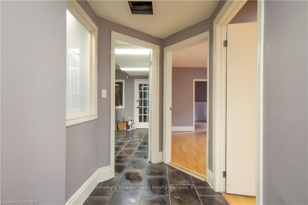 185 Young St Property Photo 5