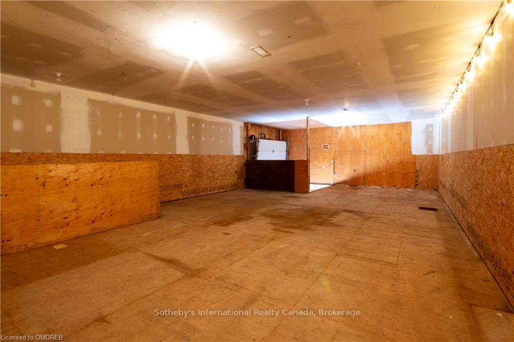 219 James St N Property Photo 15