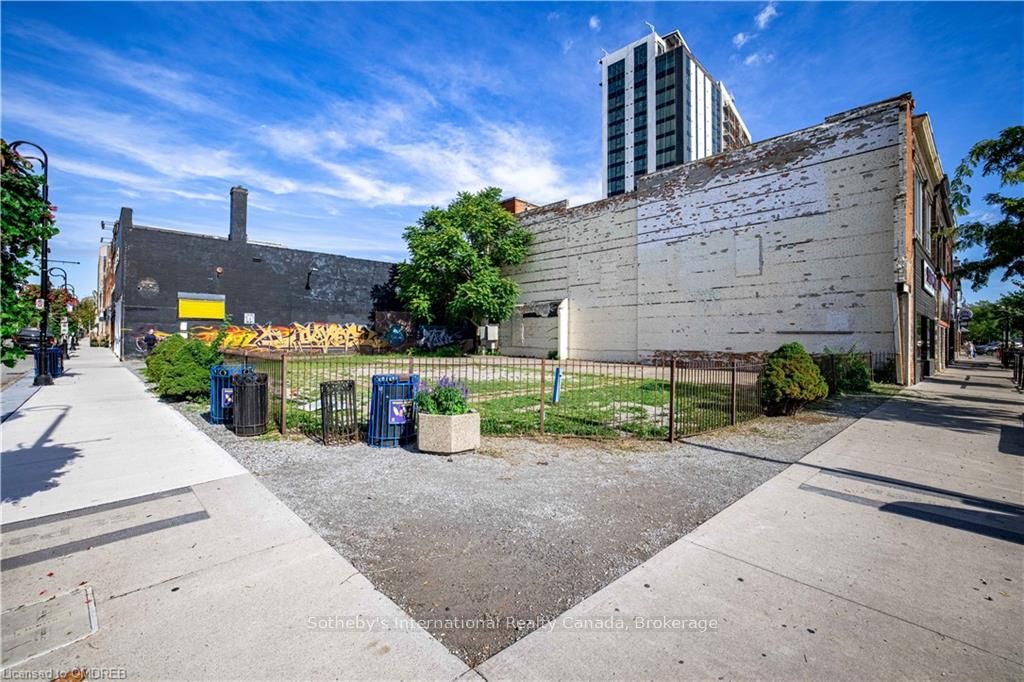 201 St Paul St Property Photo 18