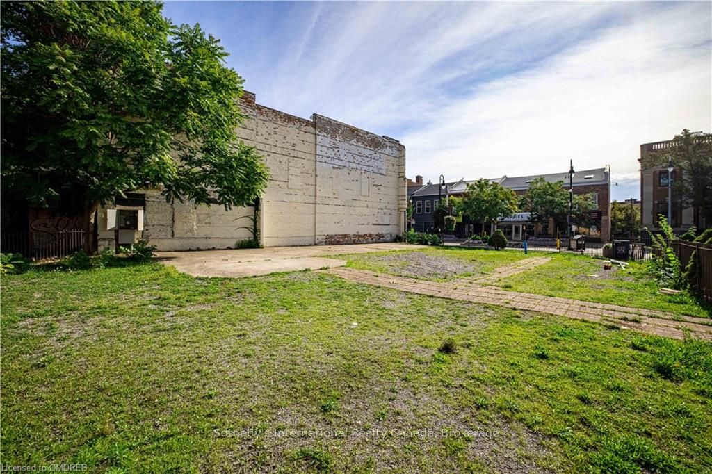 201 St Paul St Property Photo 19