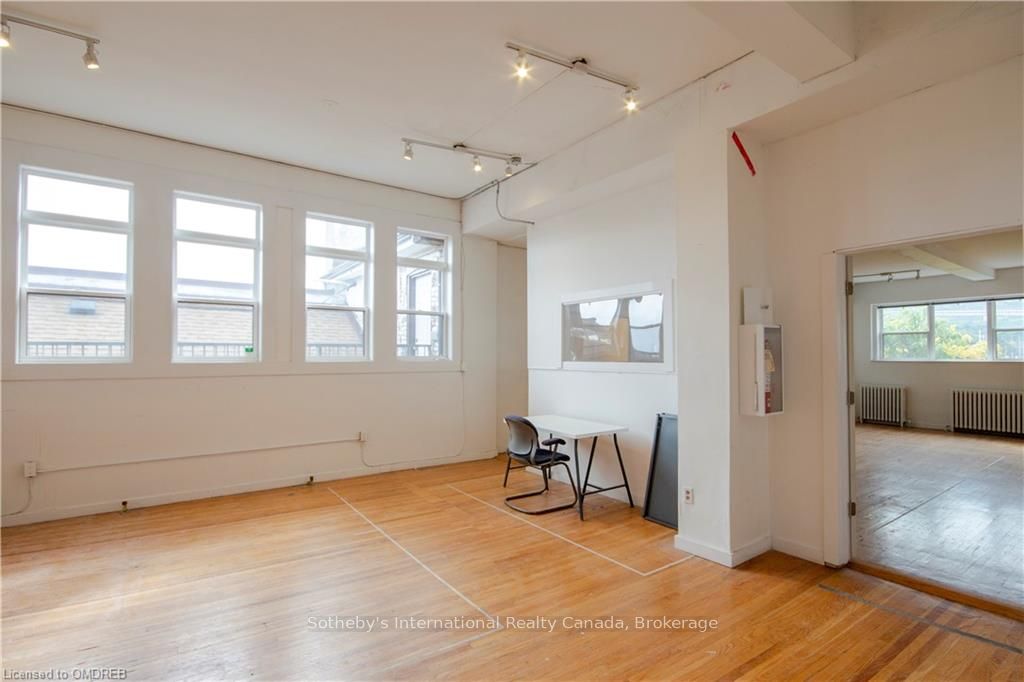 323 King St E Property Photo 15