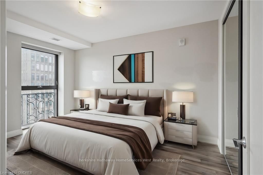 118 King St E Property Photo