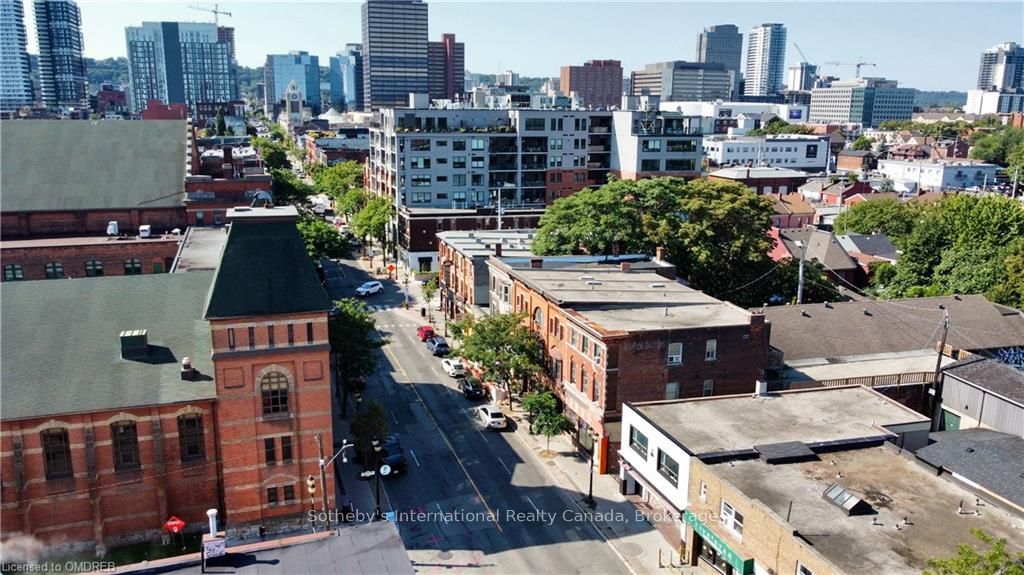 219 James St N Property Photo 7