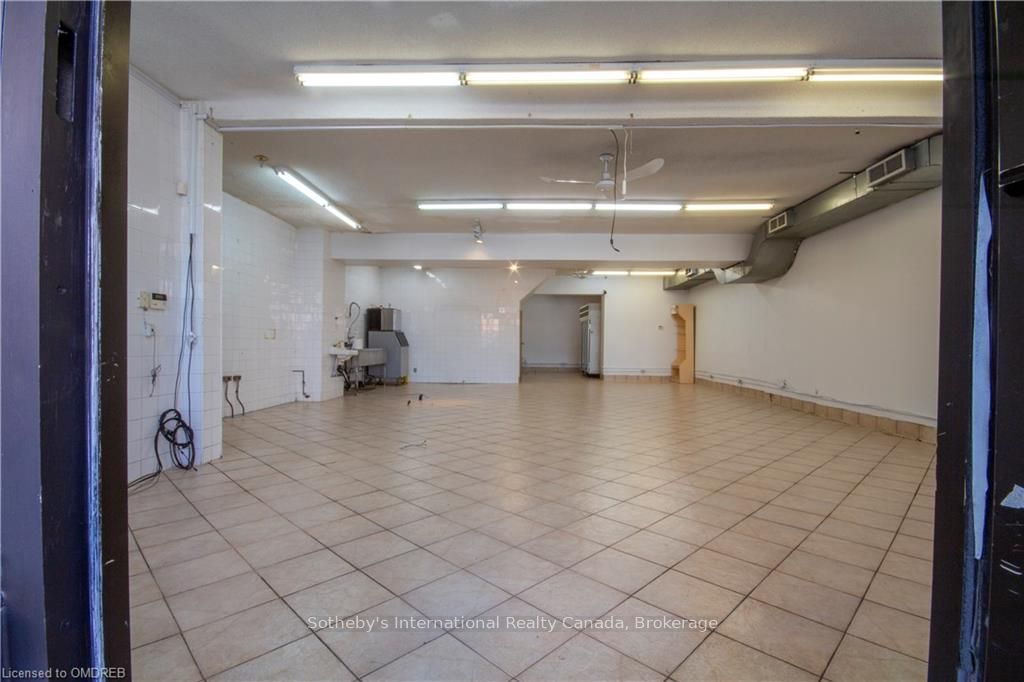 219 James St N Property Photo 12
