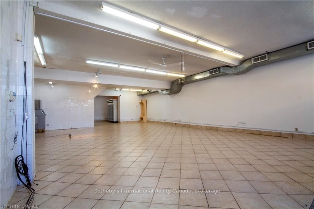 219 James St N Property Photo 15