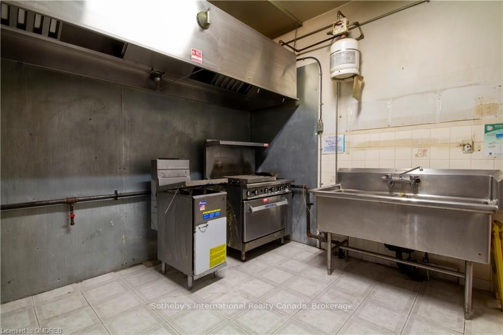 219 James St N Property Photo 20