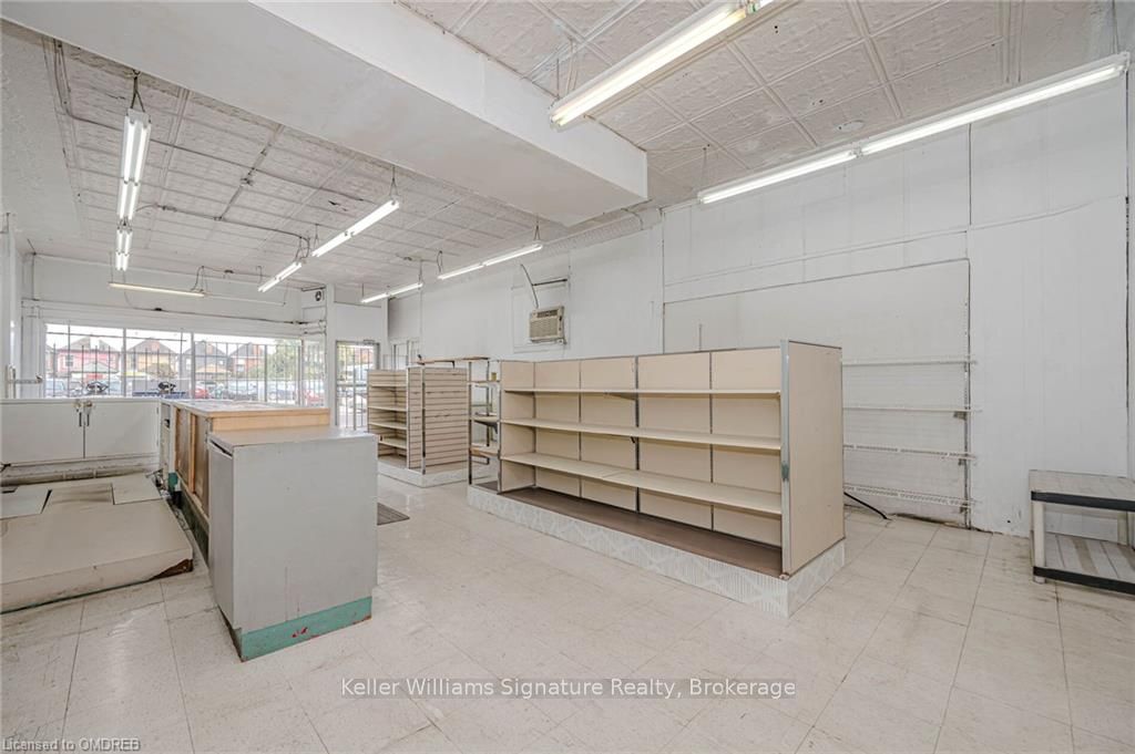 950 Barton St E Property Photo 10