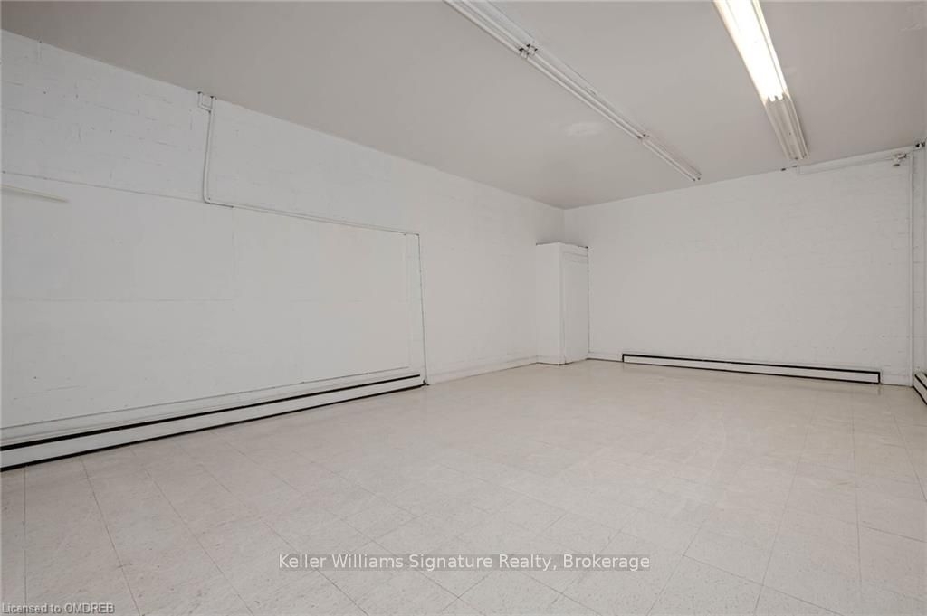 950 Barton St E Property Photo 2