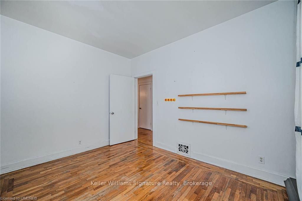 950 Barton St E Property Photo 11