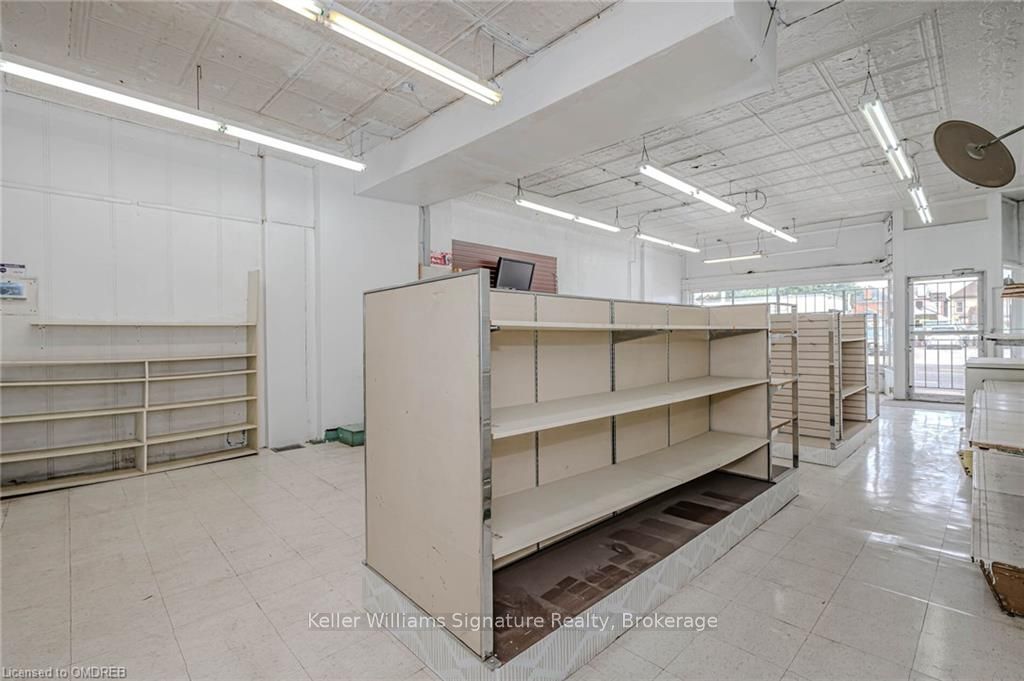950 Barton St E Property Photo 25