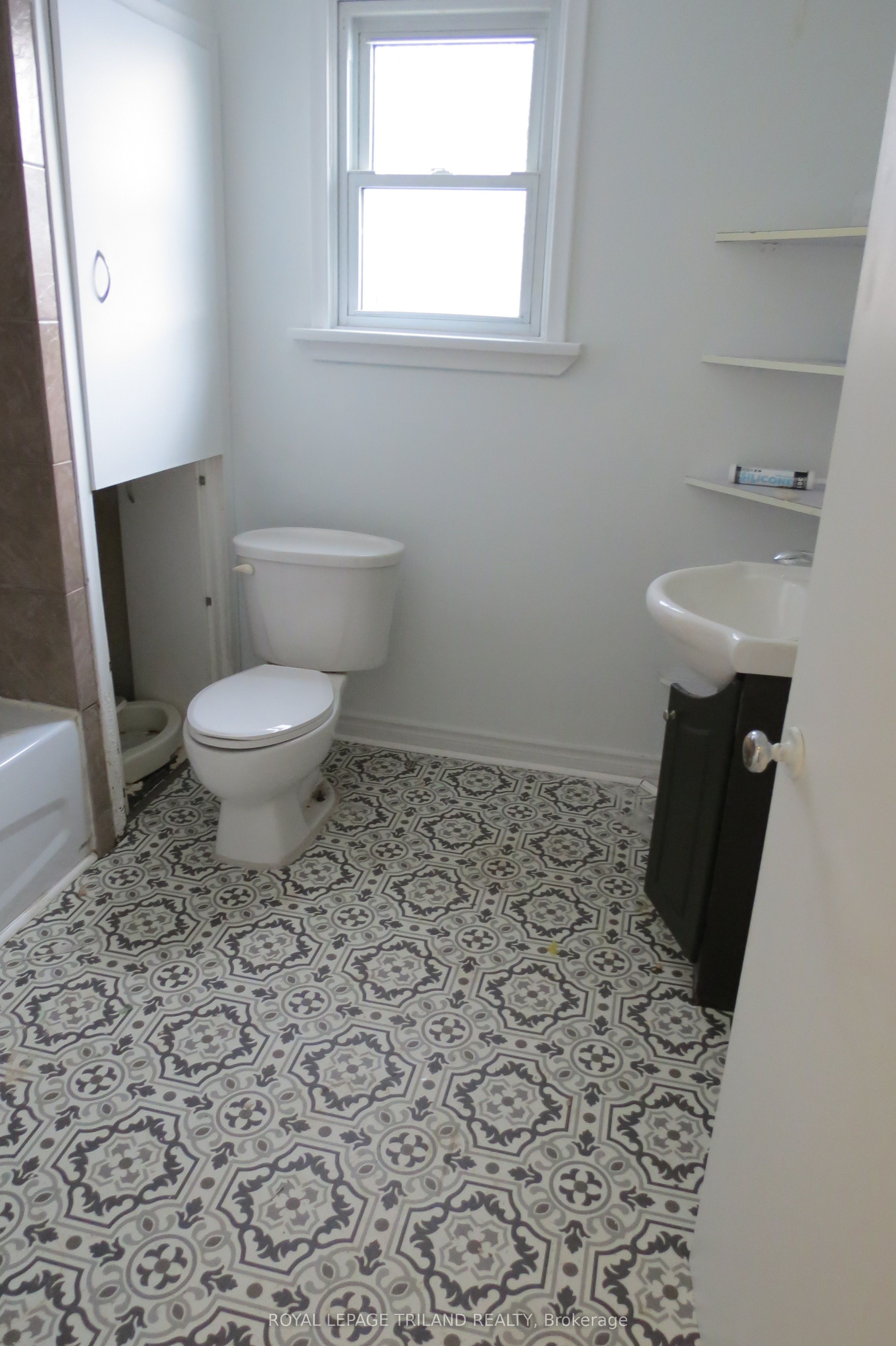 1223 Sunningdale Road Property Photo 15