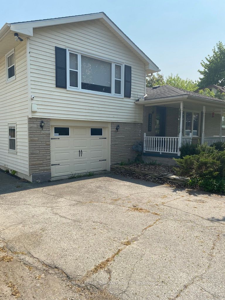 1231 Sunningdale Road Property Photo 1